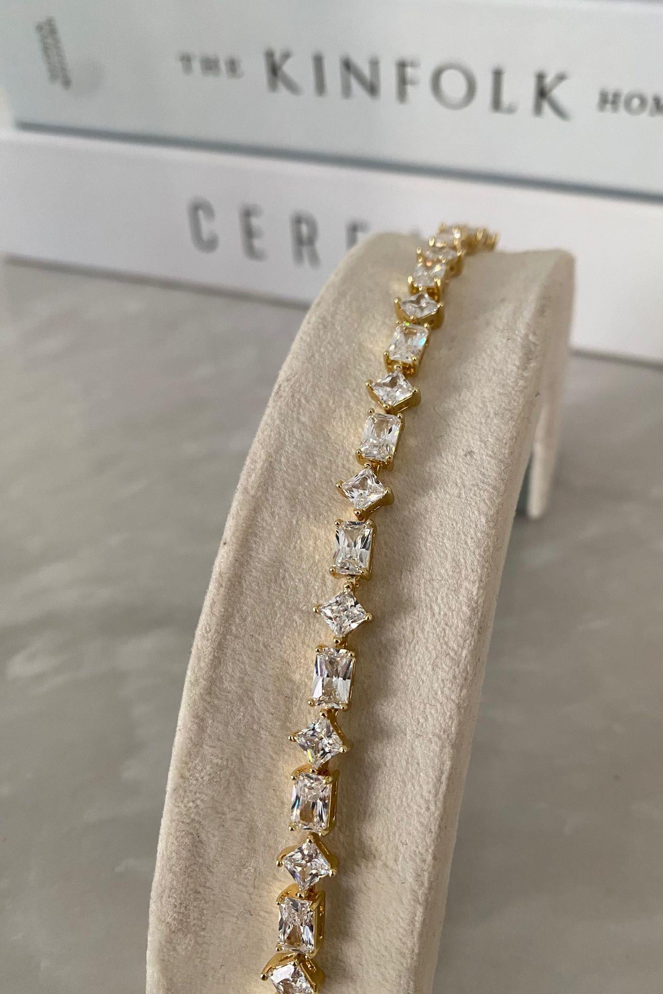 DÖRTGEN-KARE TAŞLI BİLEZİK