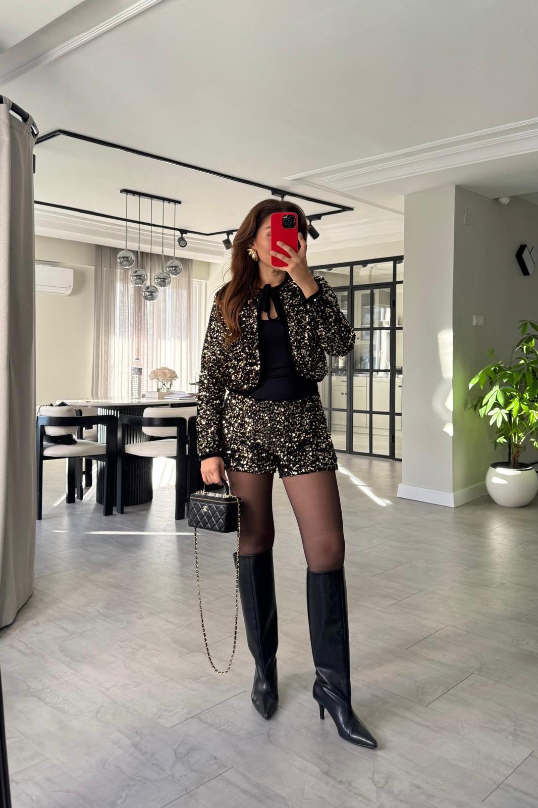 PUL PAYETLİ KADİFE ŞORT / 4037