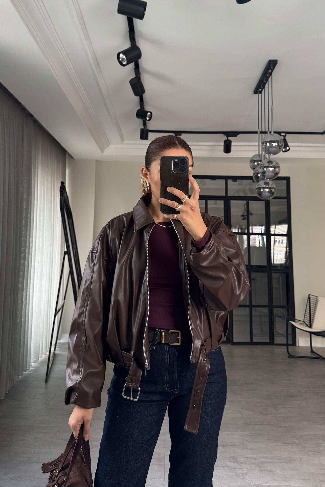 KEMER DETAYLI CROP DERİ CEKET