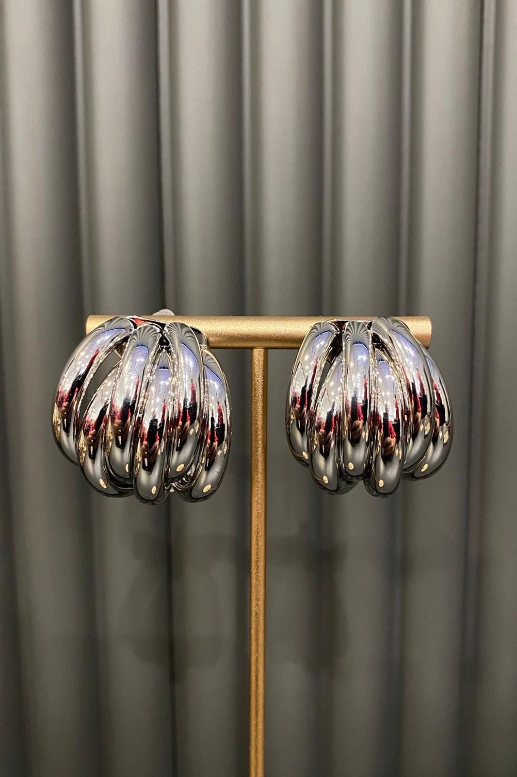 ÜÇLÜ BAĞLAR KÜPE