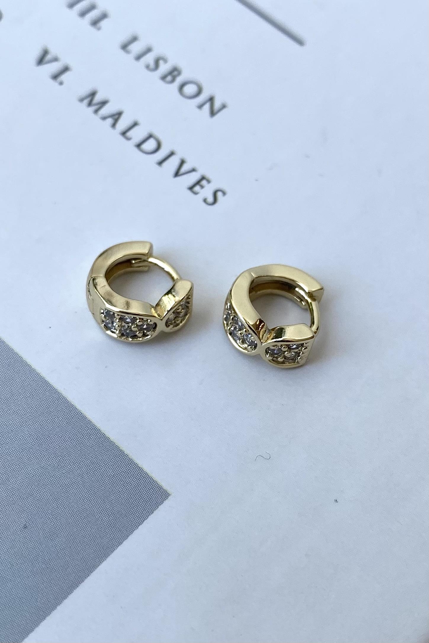 OVAL TAŞLI MİNİMAL KÜPE 1 CM