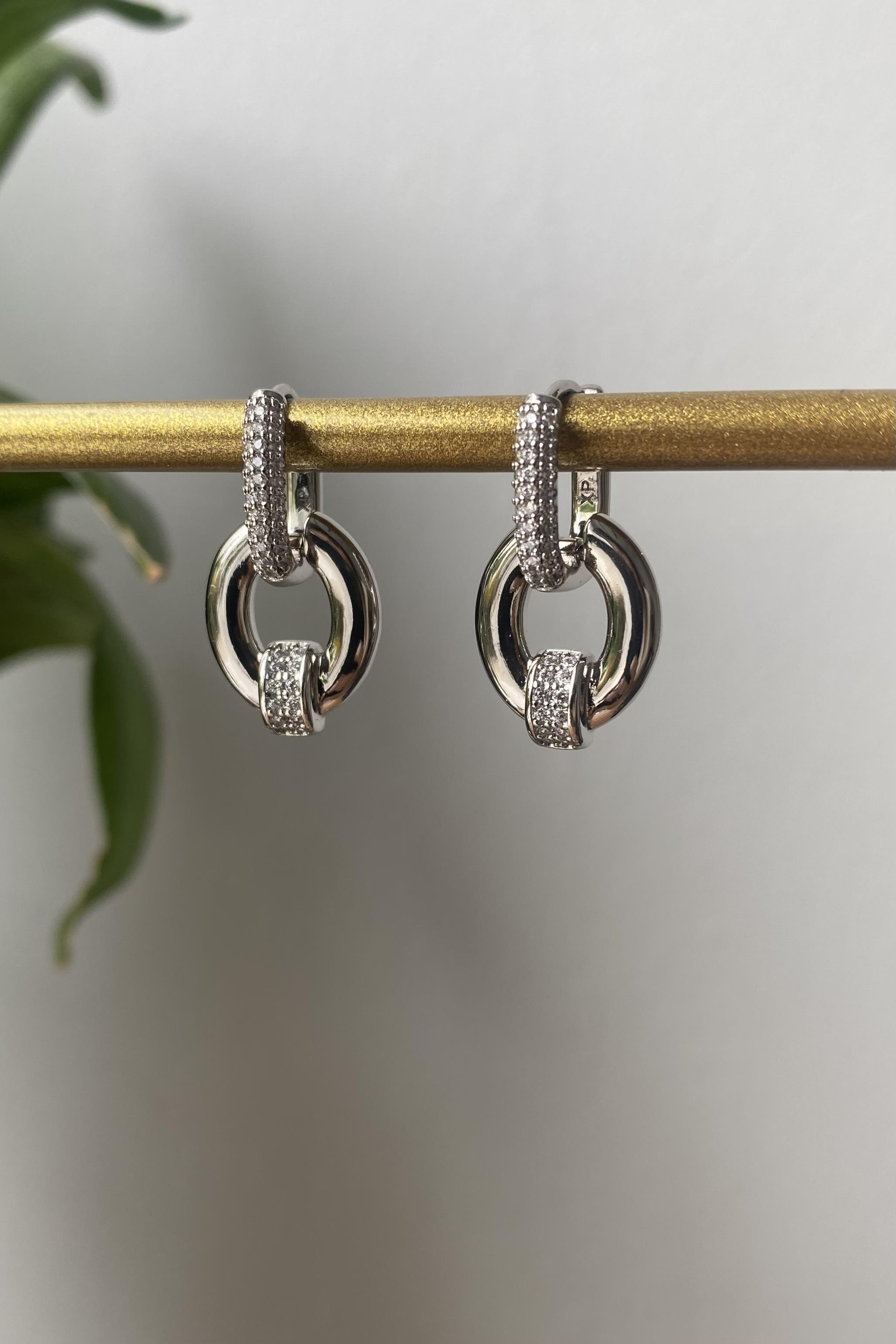 OVAL UÇLU KARE HALKA KÜPE