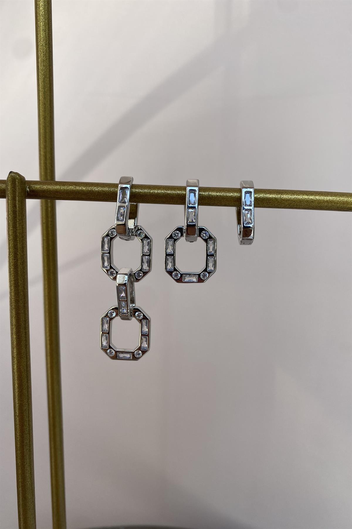 OVAL VIP BAGET TAŞ ÜÇLÜ KÜPE