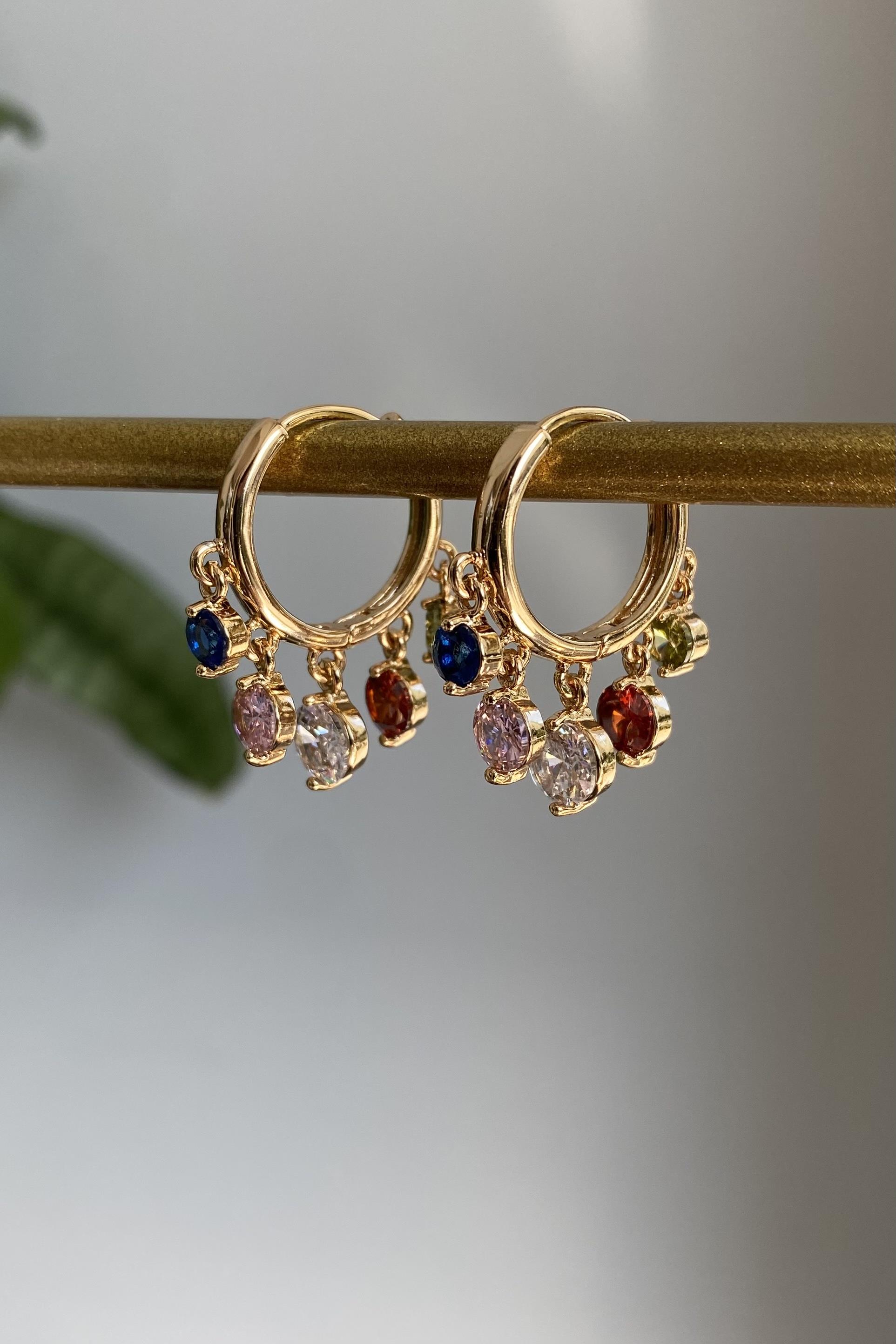 RENKLİ TAŞLI SHAKIRA KÜPESİ