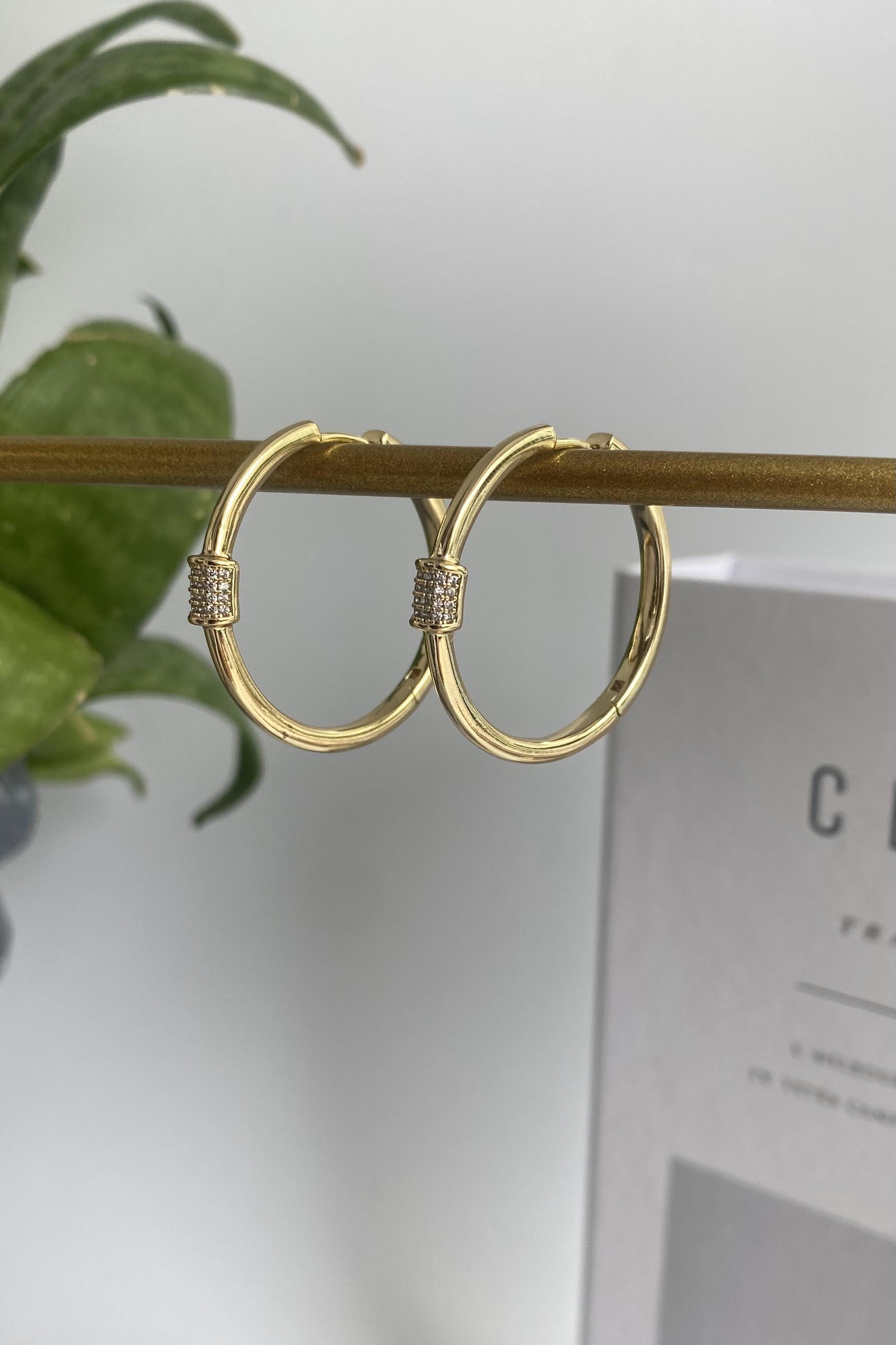 TAŞ PLAKALI HALKA KÜPE 3CM