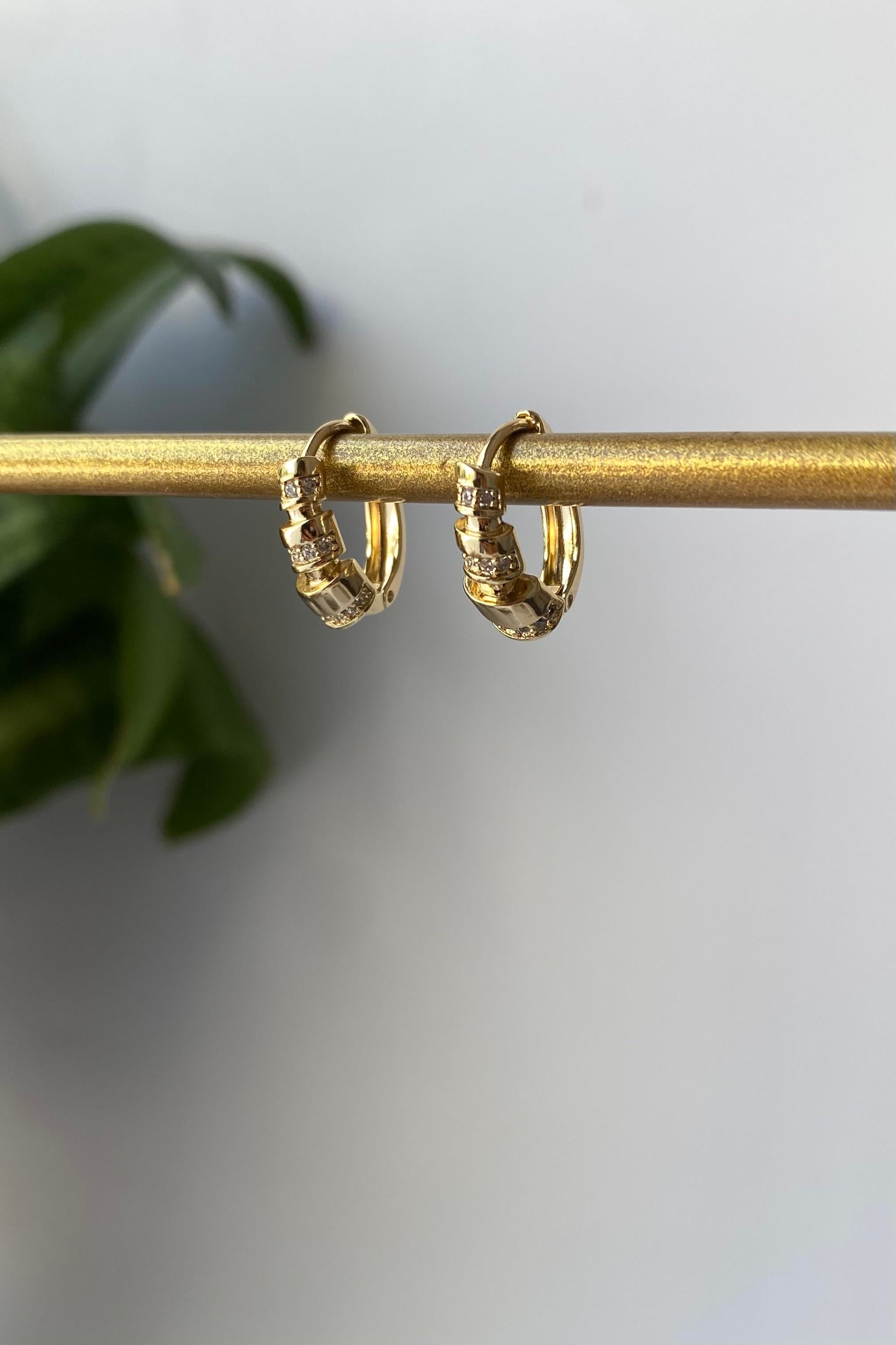 TAŞ SARMALI OVAL KÜPE 1.5CM