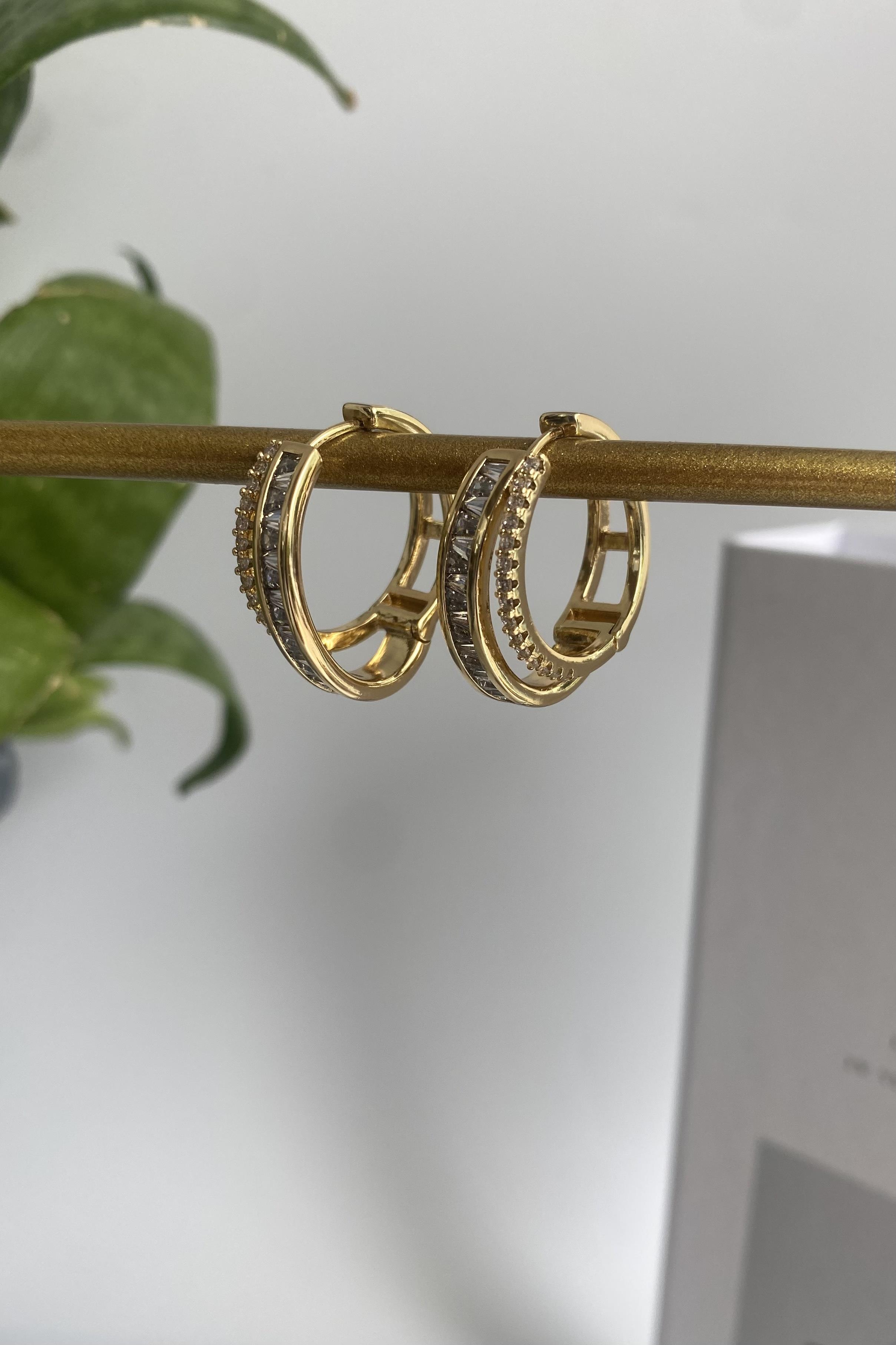 TAŞLI MİX HALKA KÜPE