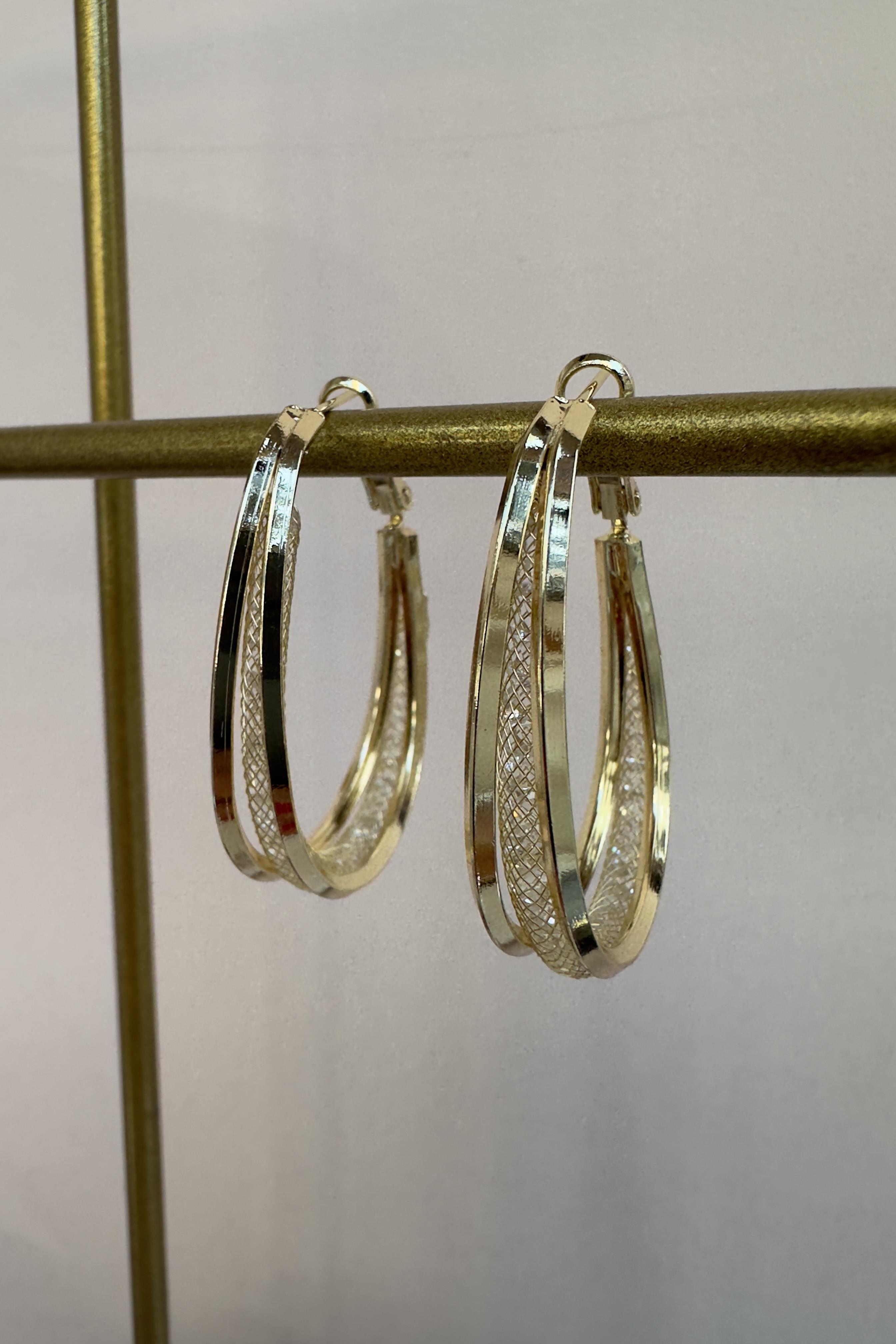 TÜL BORU ŞERİTLİ U MODEL KÜPE