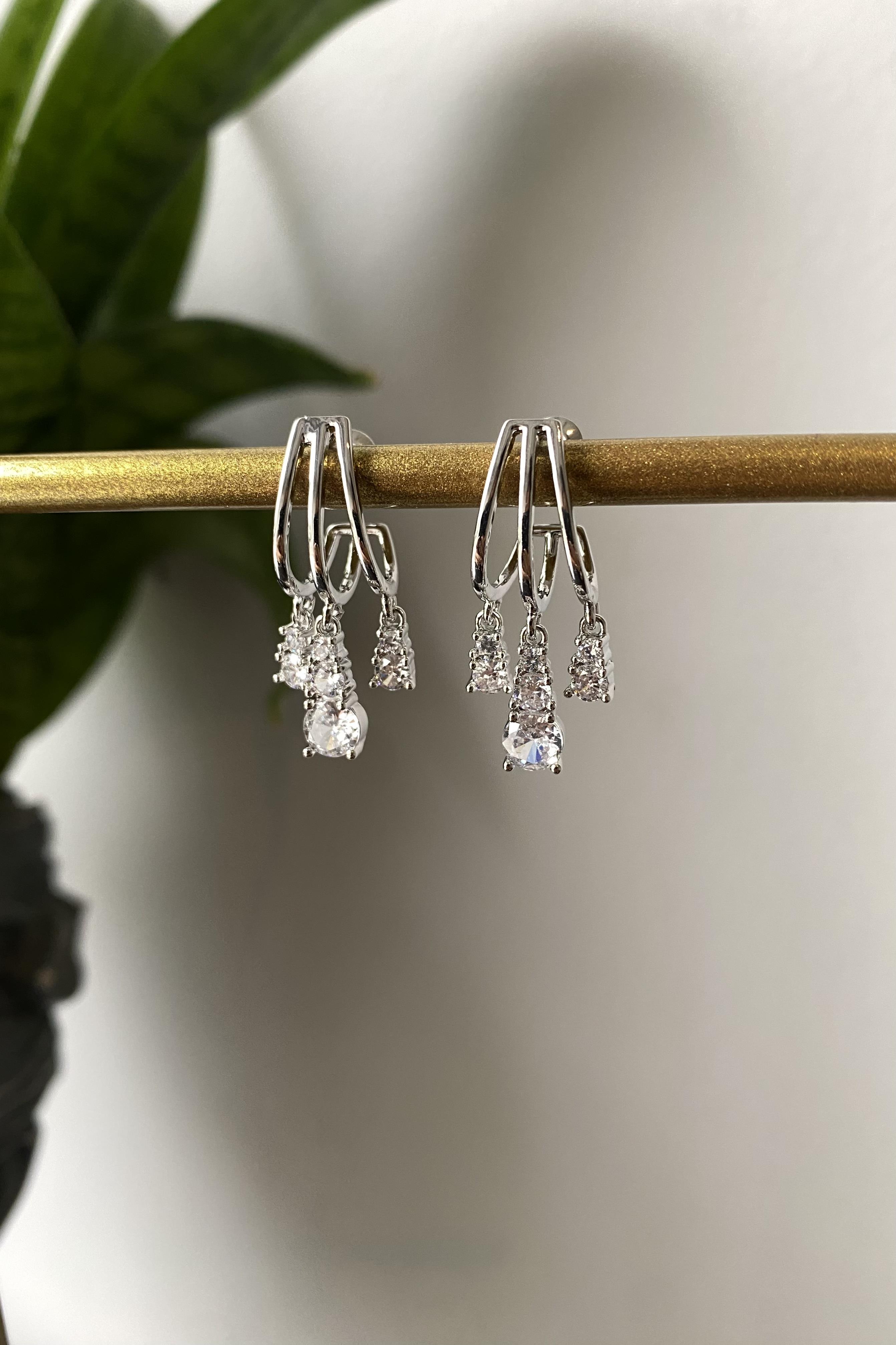 ÜÇ ŞERİTLİ SHAKİRA KÜPE