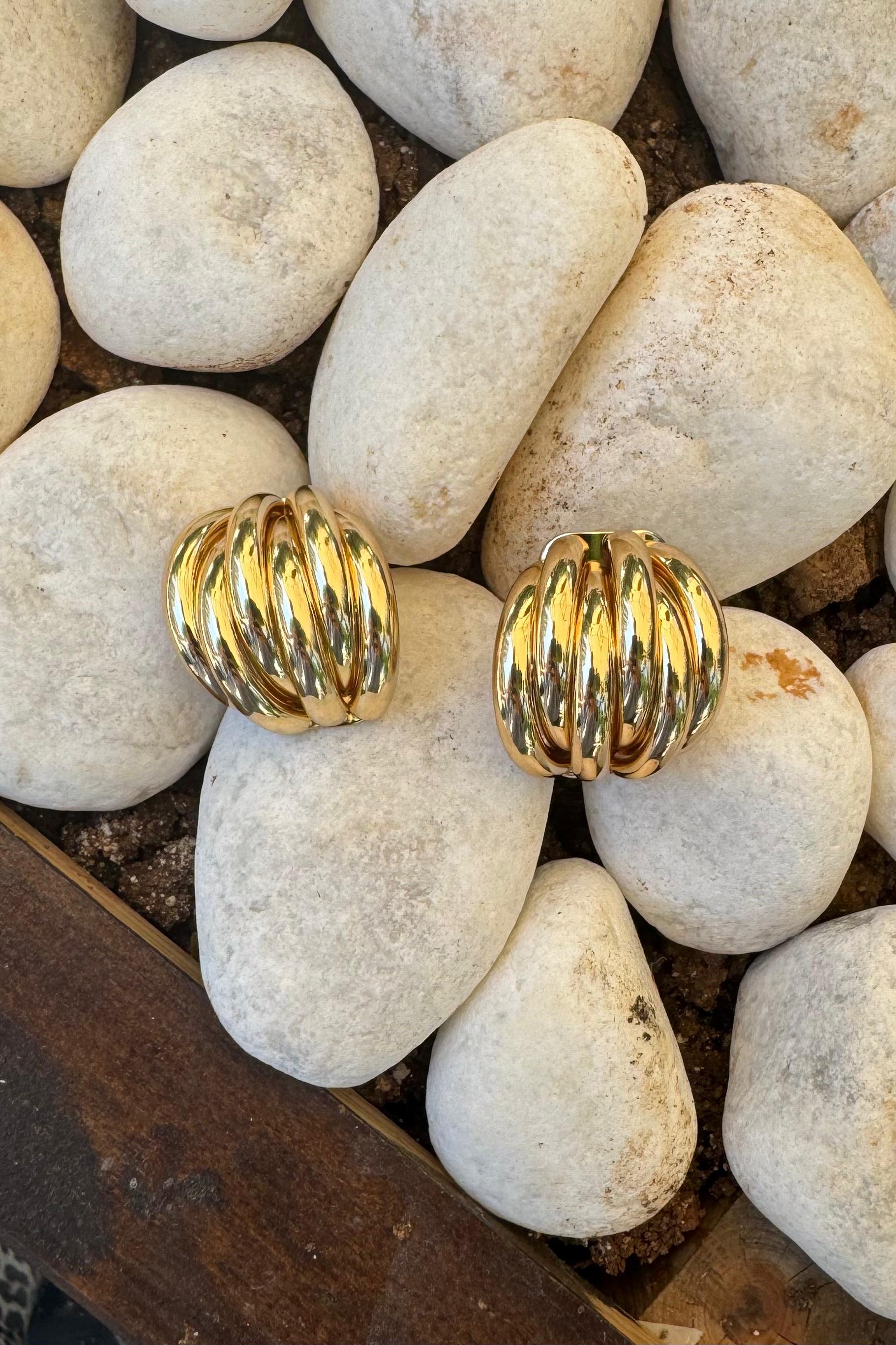 ÜÇLÜ BAĞLAR KÜPE