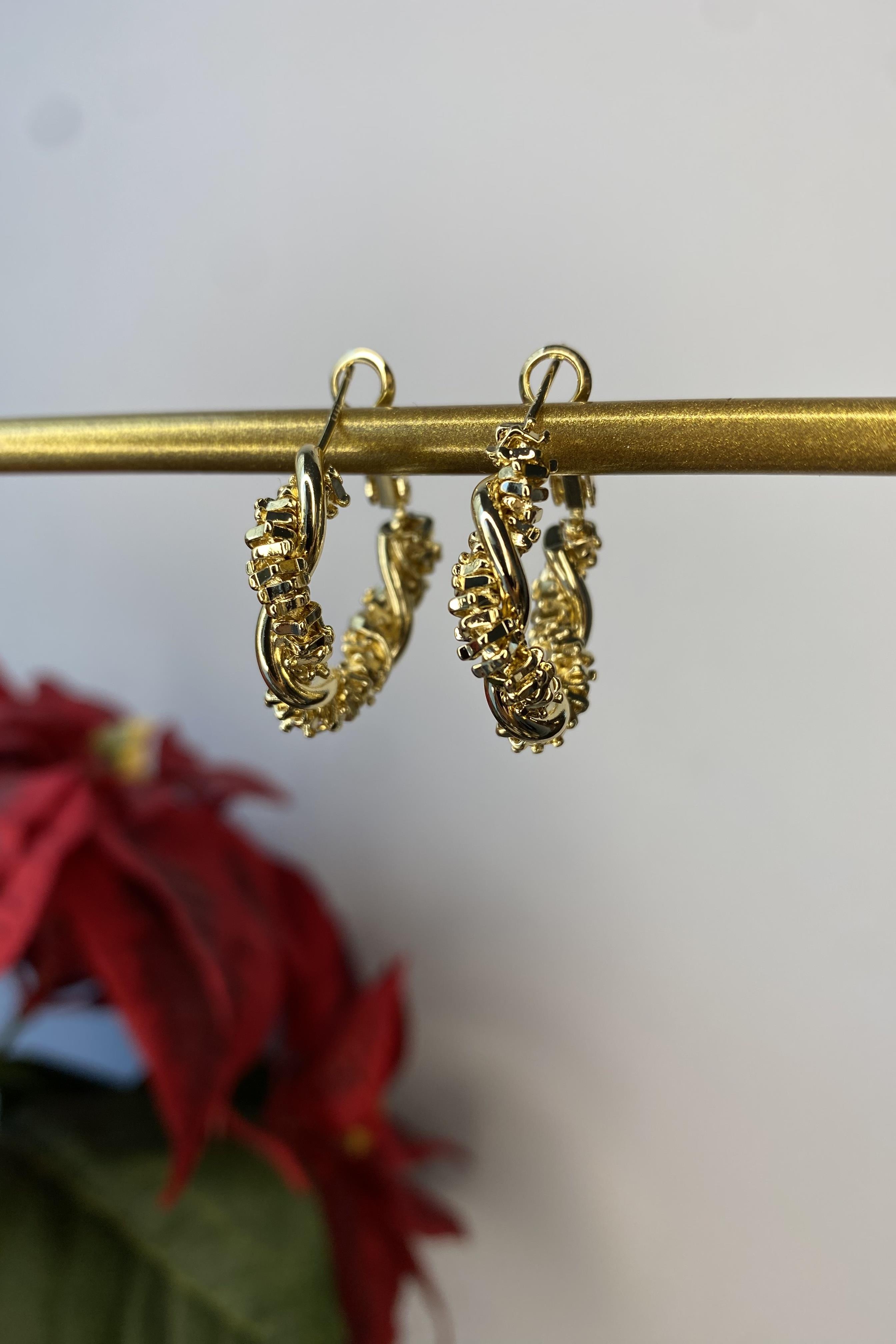 VINTAGE TIRTIKLI HALKA KÜPE 2cm