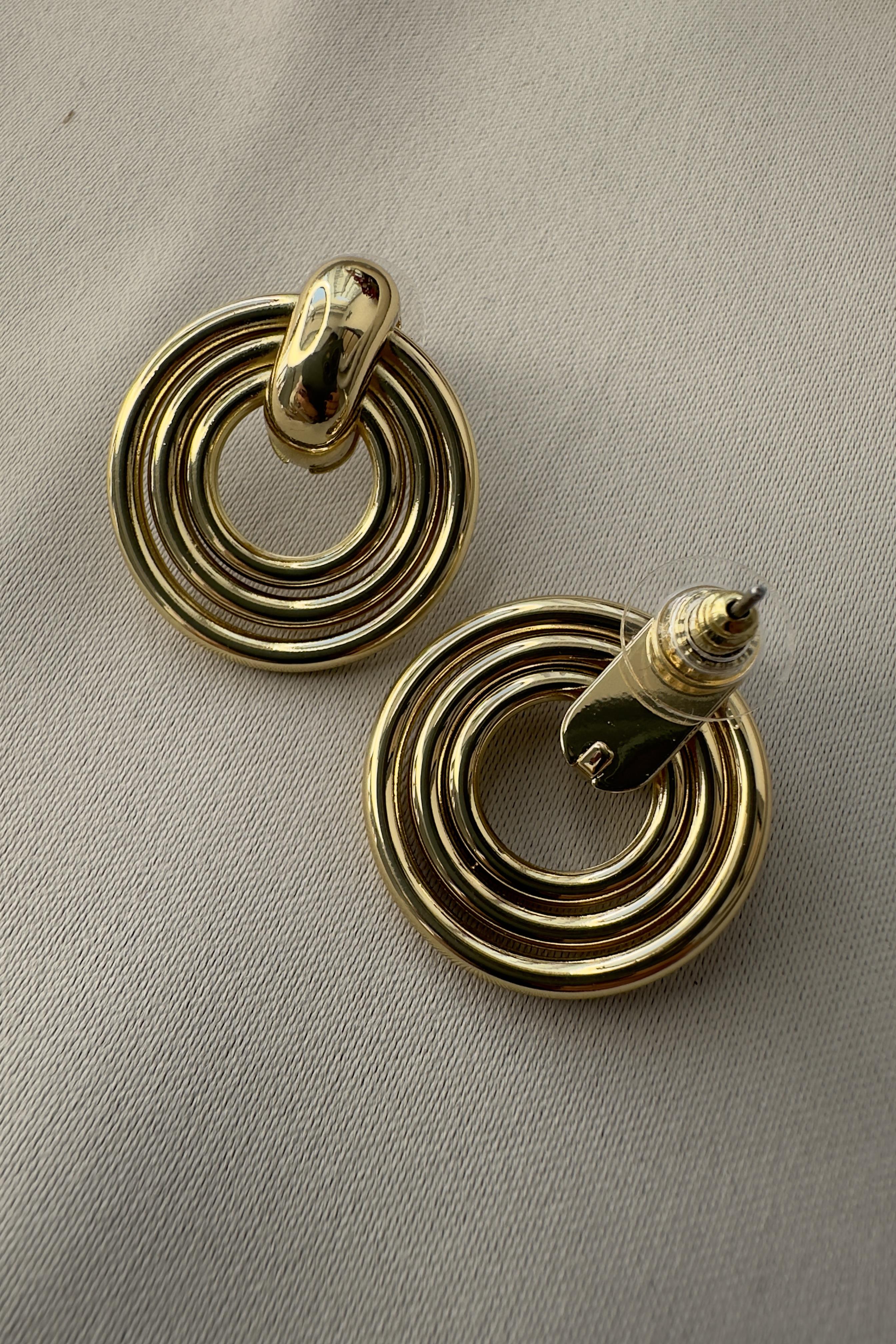 YUVARLAK DOLAMA KÜPE