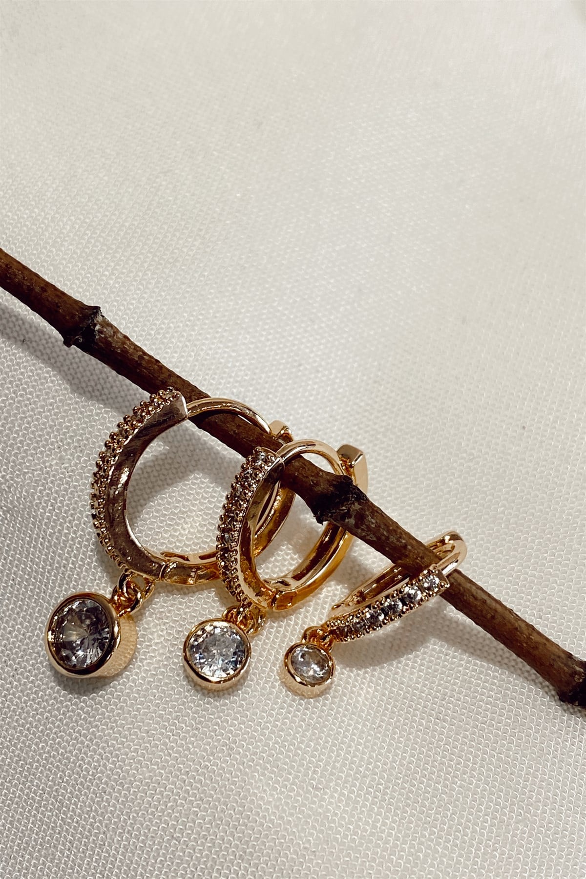 YUVARLAK ÜÇLÜ KÜPE