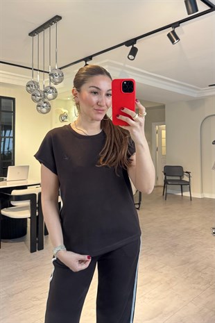 YANLARI ŞERİTLİ BYN MODAL TAKIM