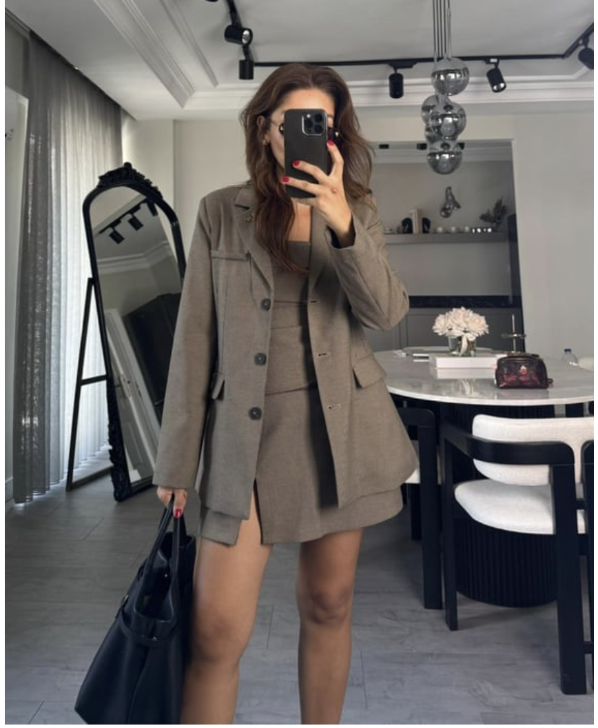 Broşlu Kazayağı Blazer Ceket