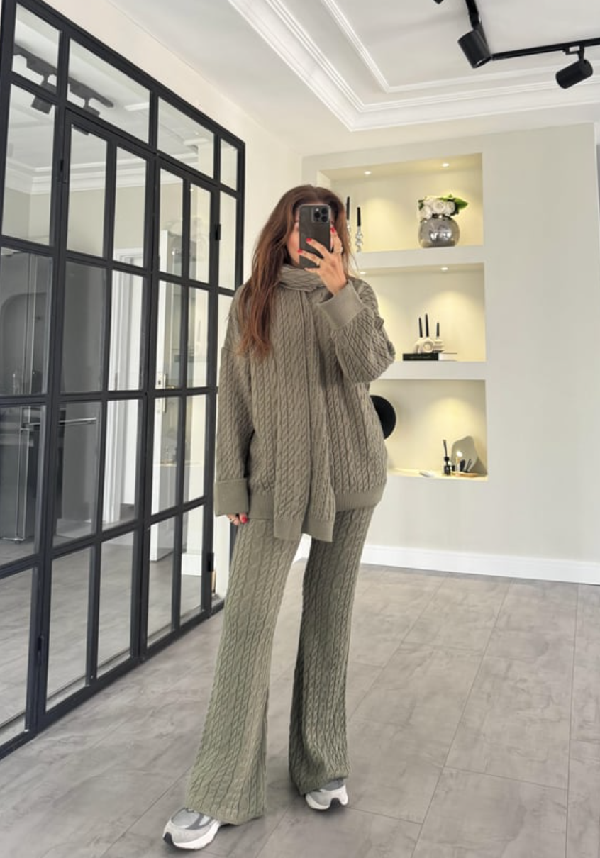 Saç Örgülü Atkılı Triko Takım Yeşil