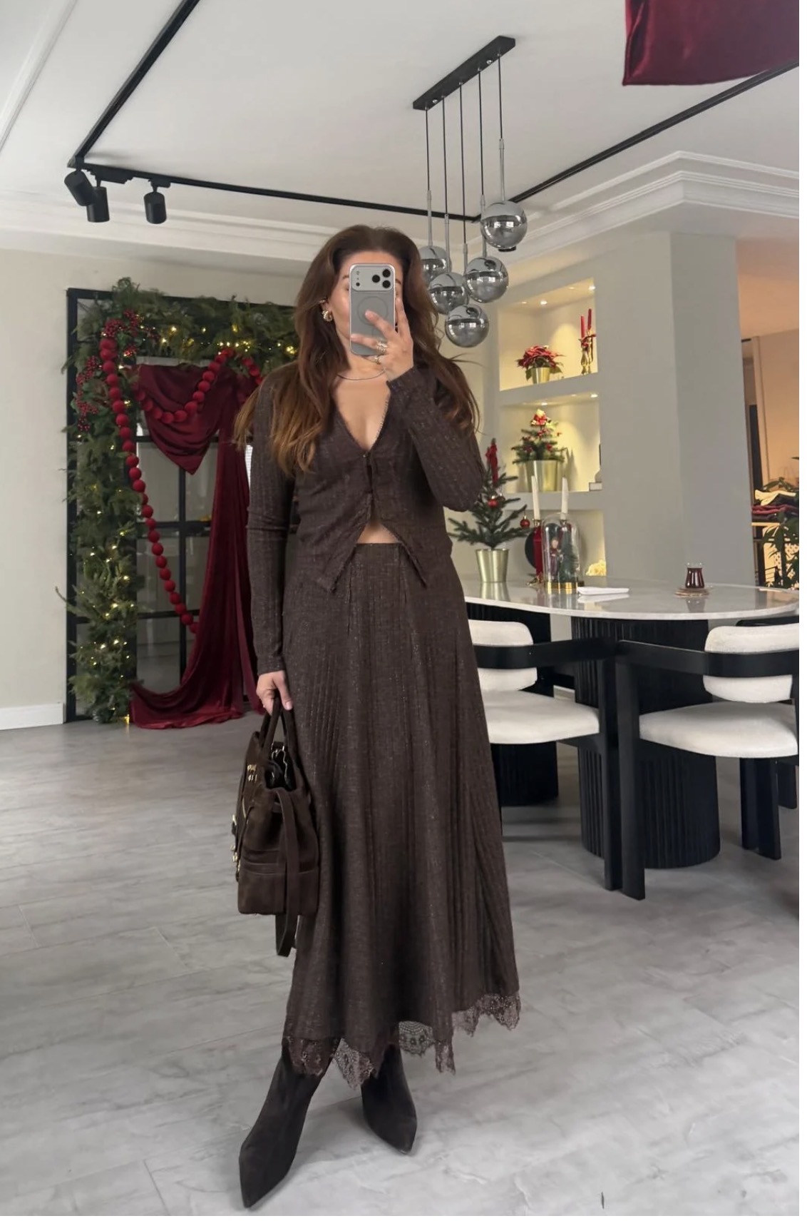 Etek ucu dantelli Kahverengi etek