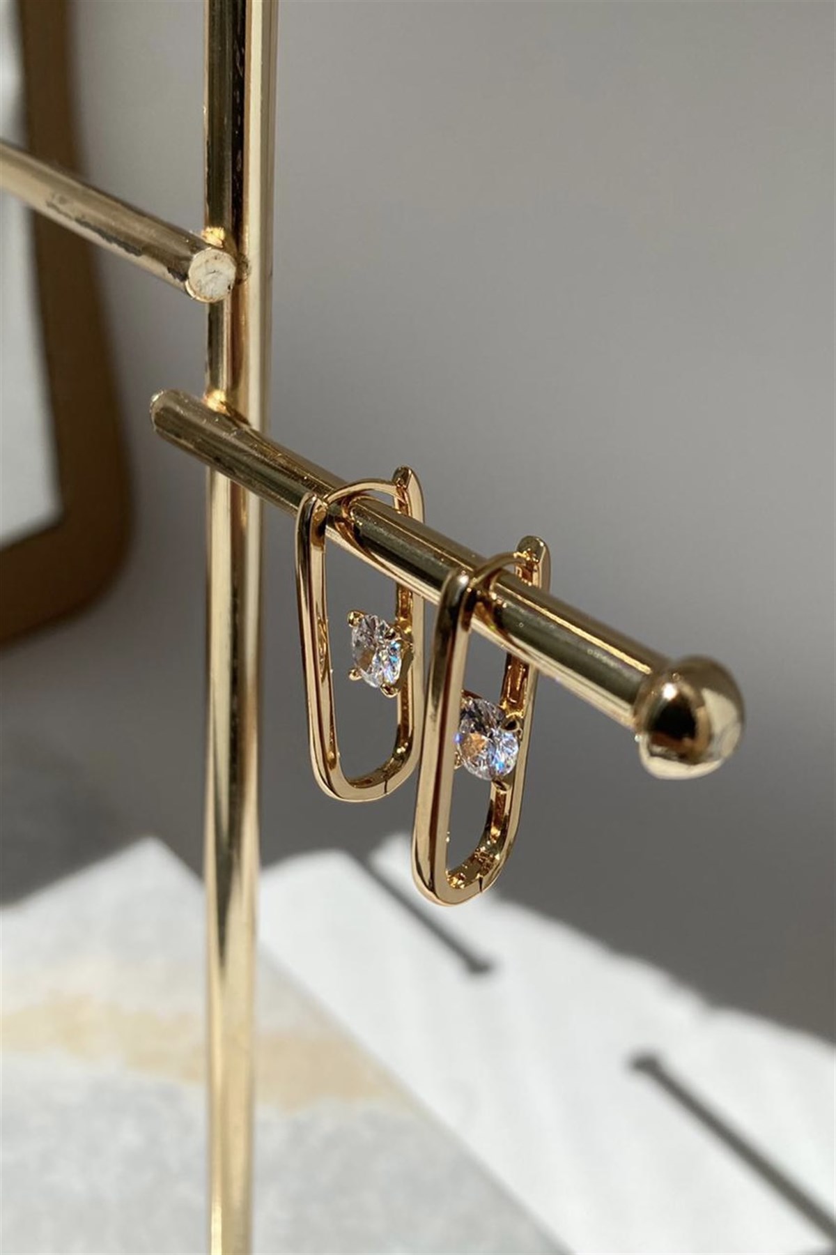 ARKASI TEK TAŞLI U MODEL KÜPE 1cm