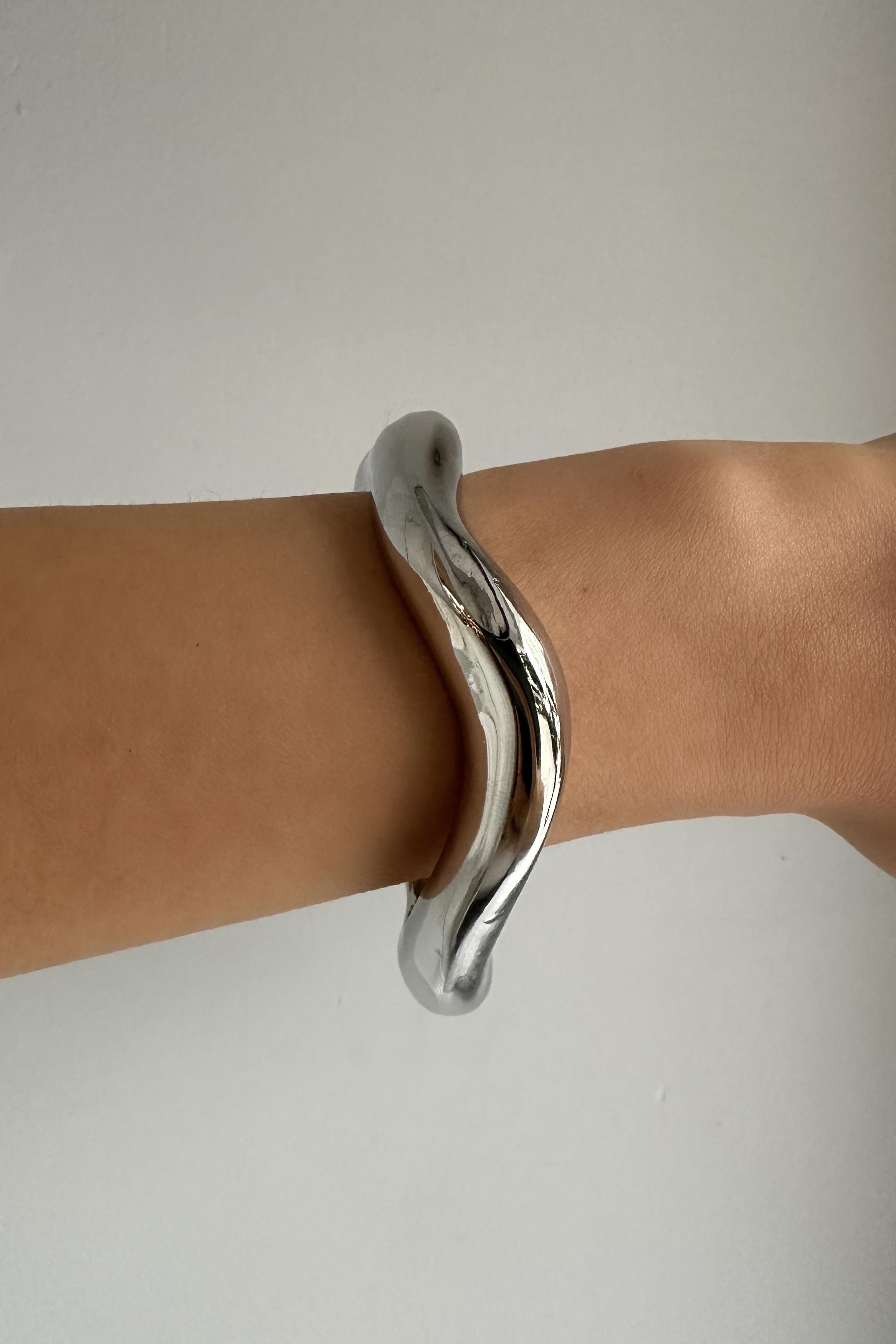 ASİMETRİK YARIM KELEPÇE BİLEZİK