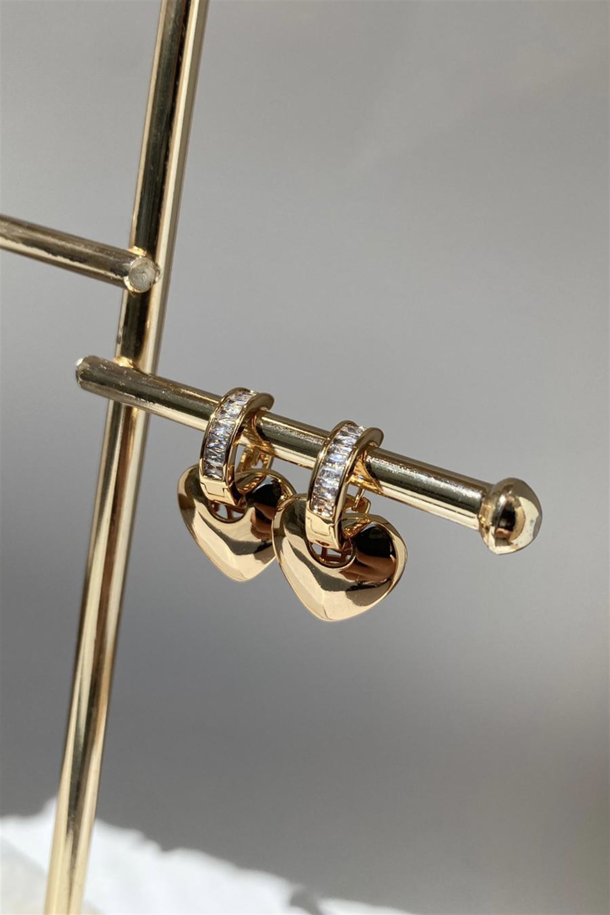 BAGET TAŞLI KALPLİ KÜPE