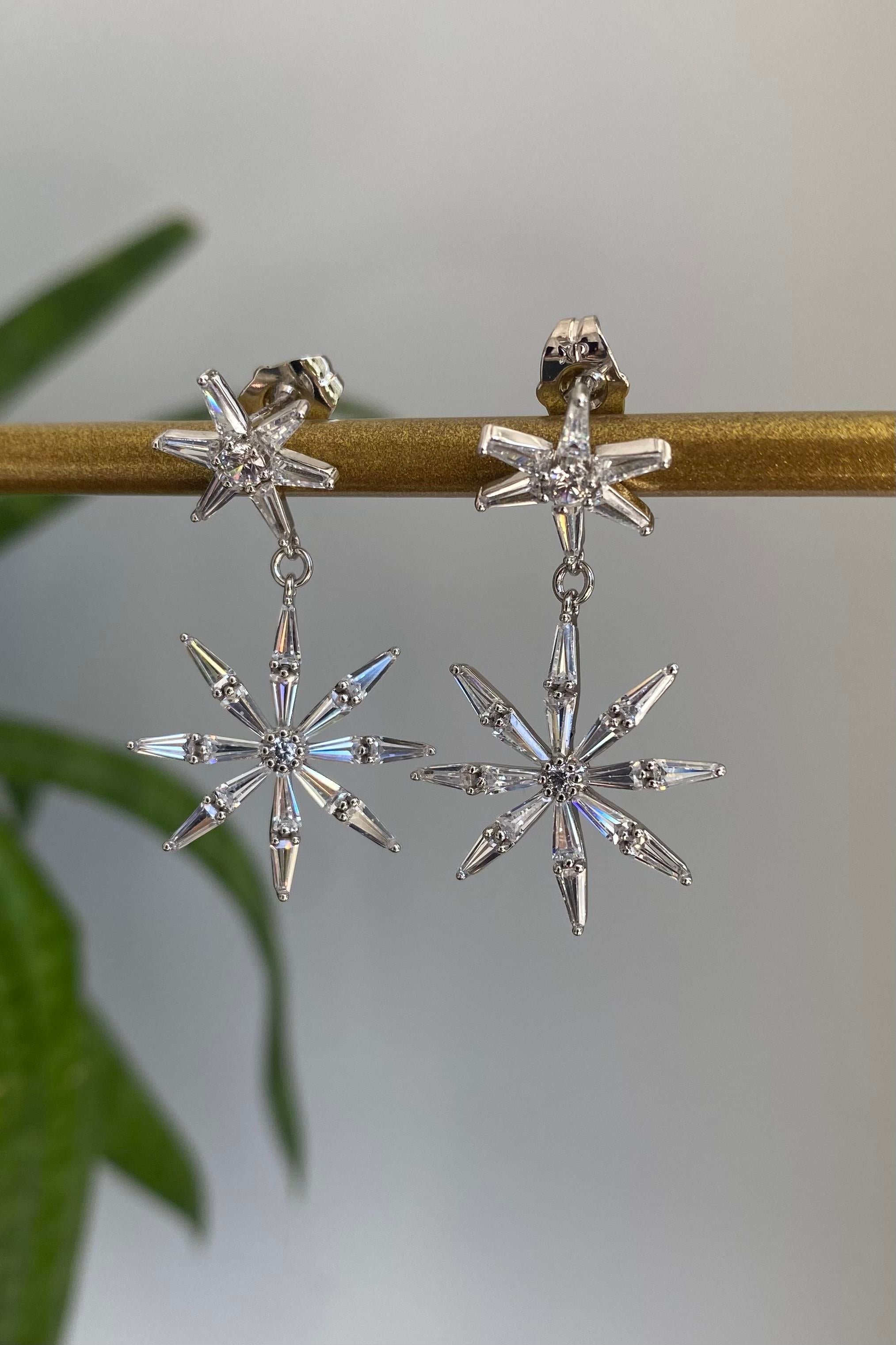 BAGET TAŞLI KAR TANESİ KÜPE