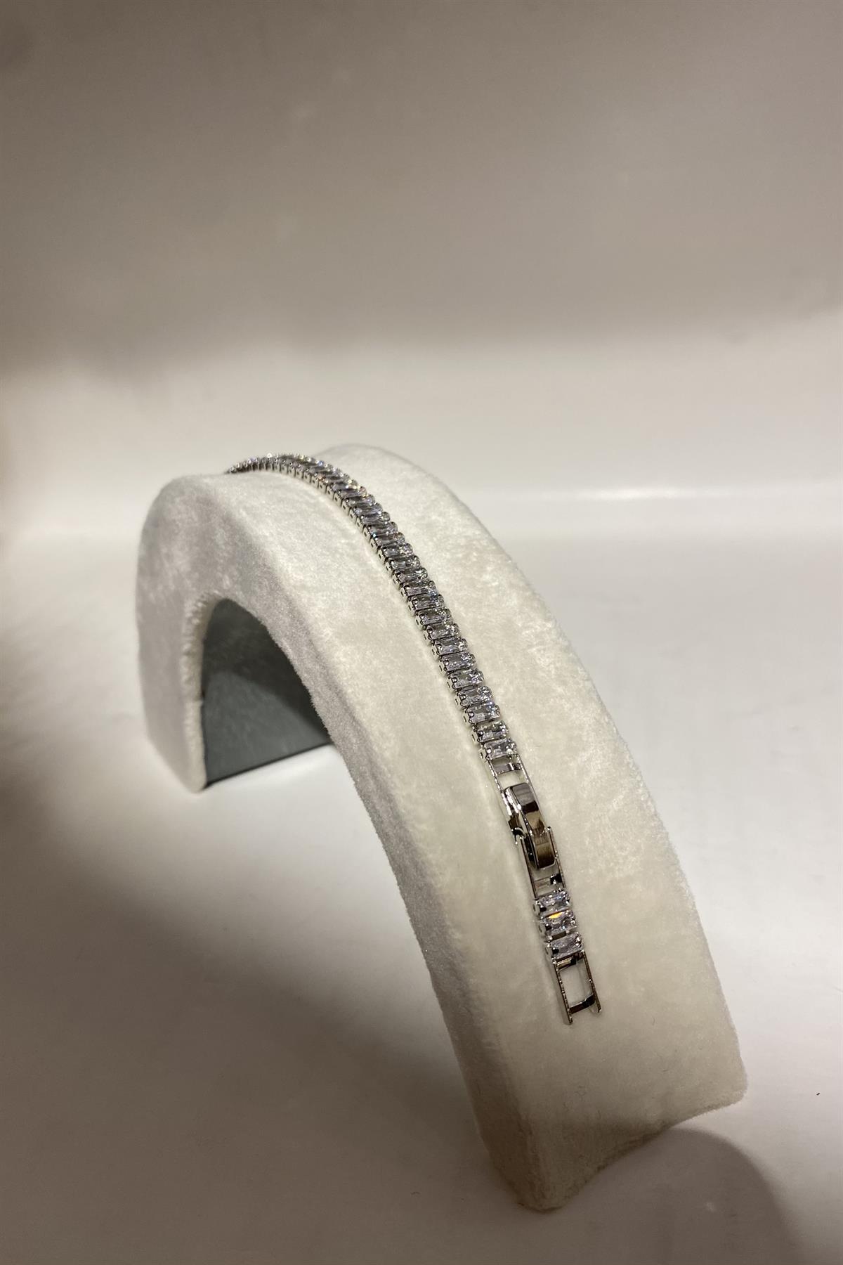 BAGET TAŞLI SU YOLU BİLEZİK 4mm