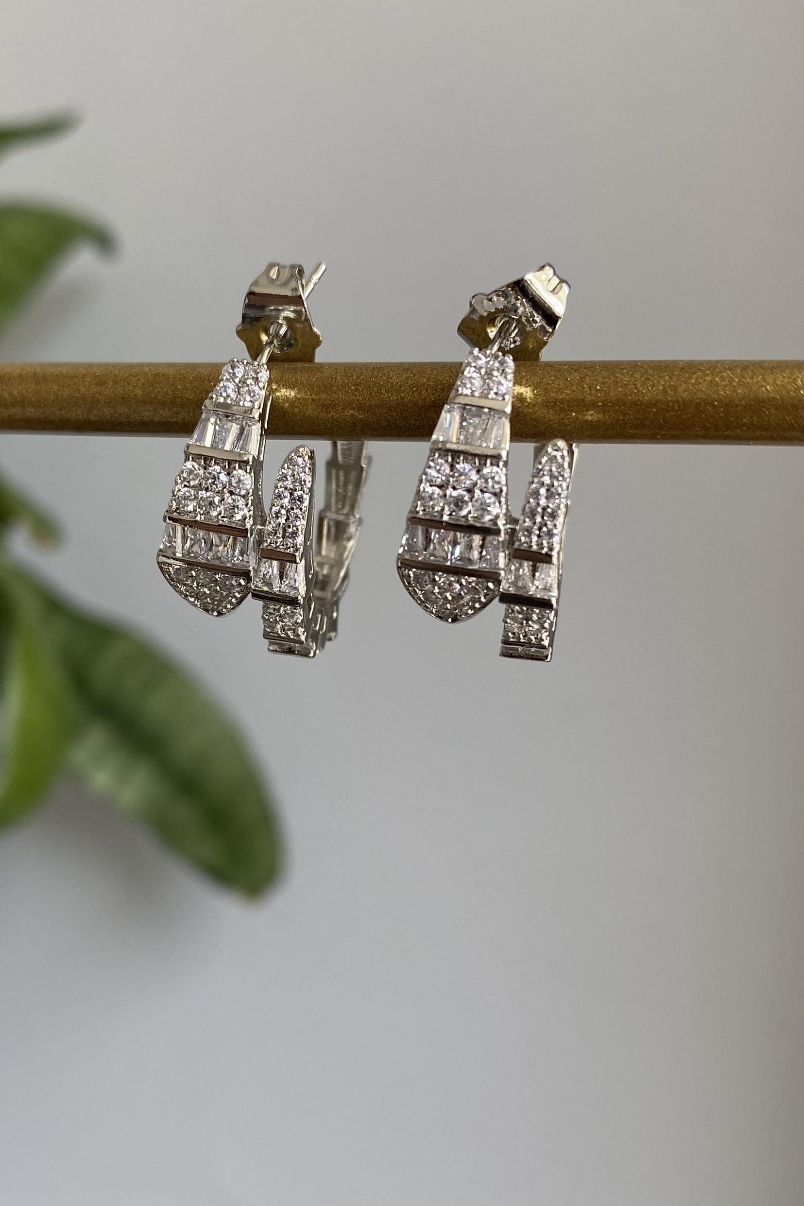 BAGET TAŞLI YILAN VİP KÜPE