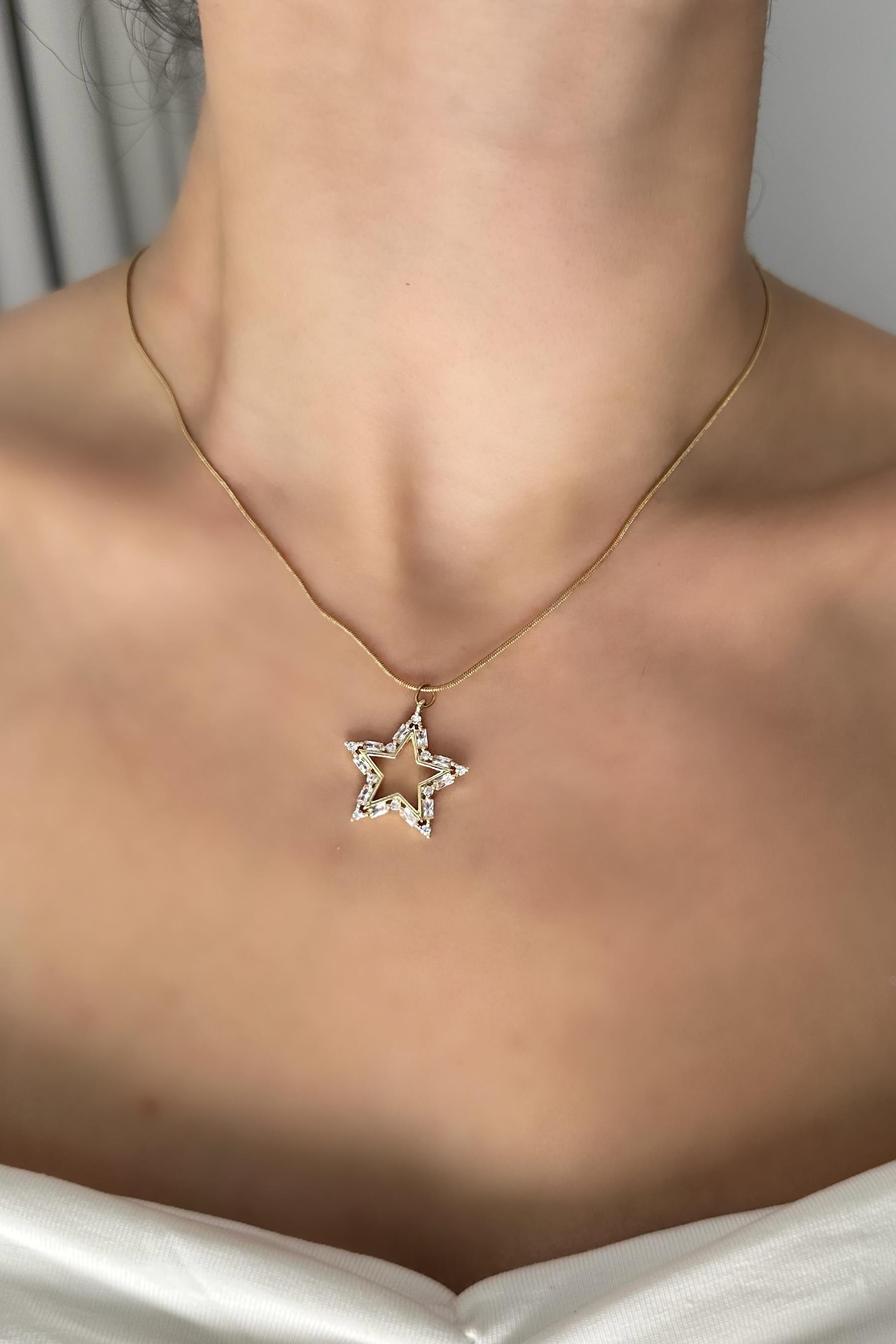 BAGET TAŞLI YILDIZ KOLYE