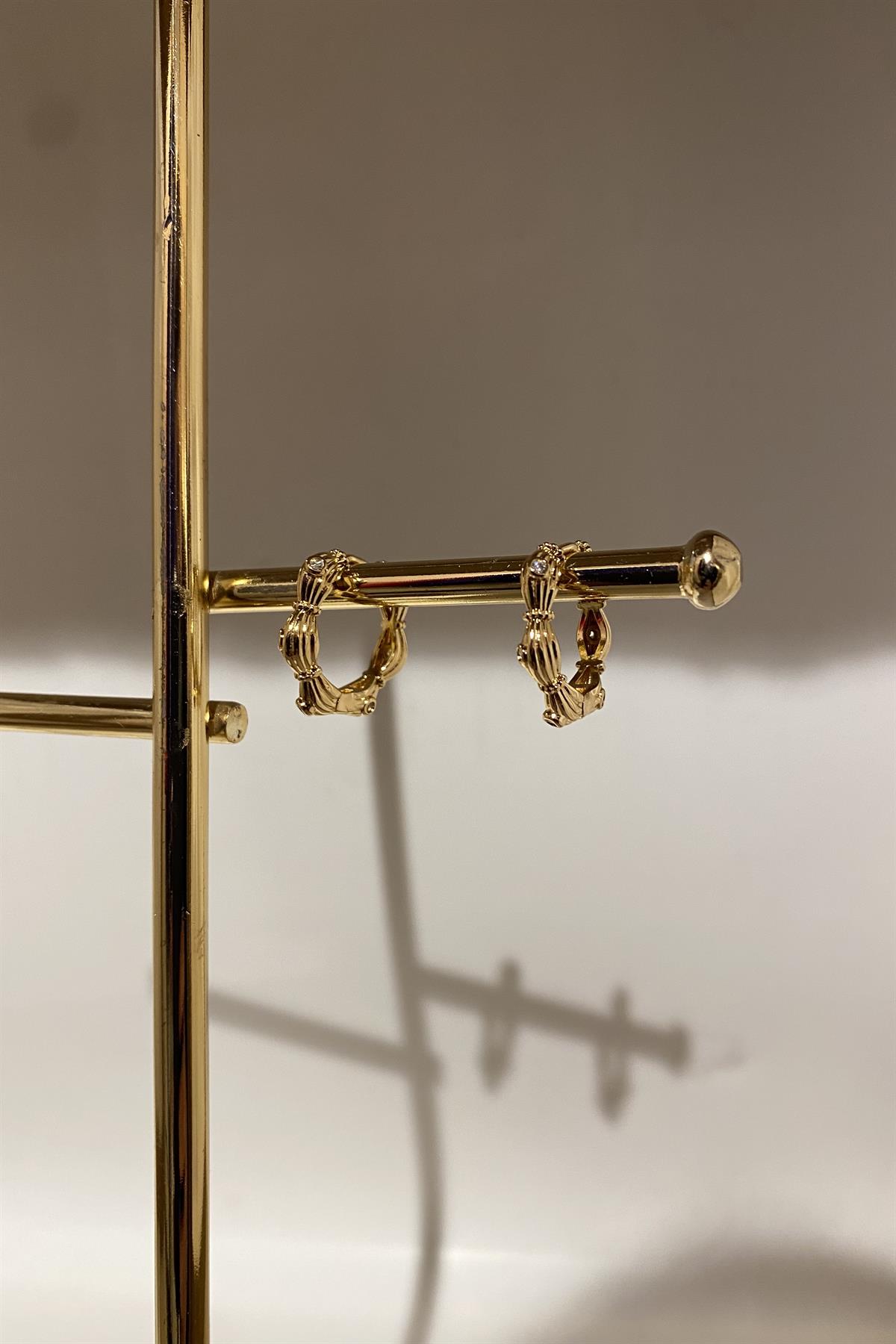 BOĞUMLU HALKA KÜPE