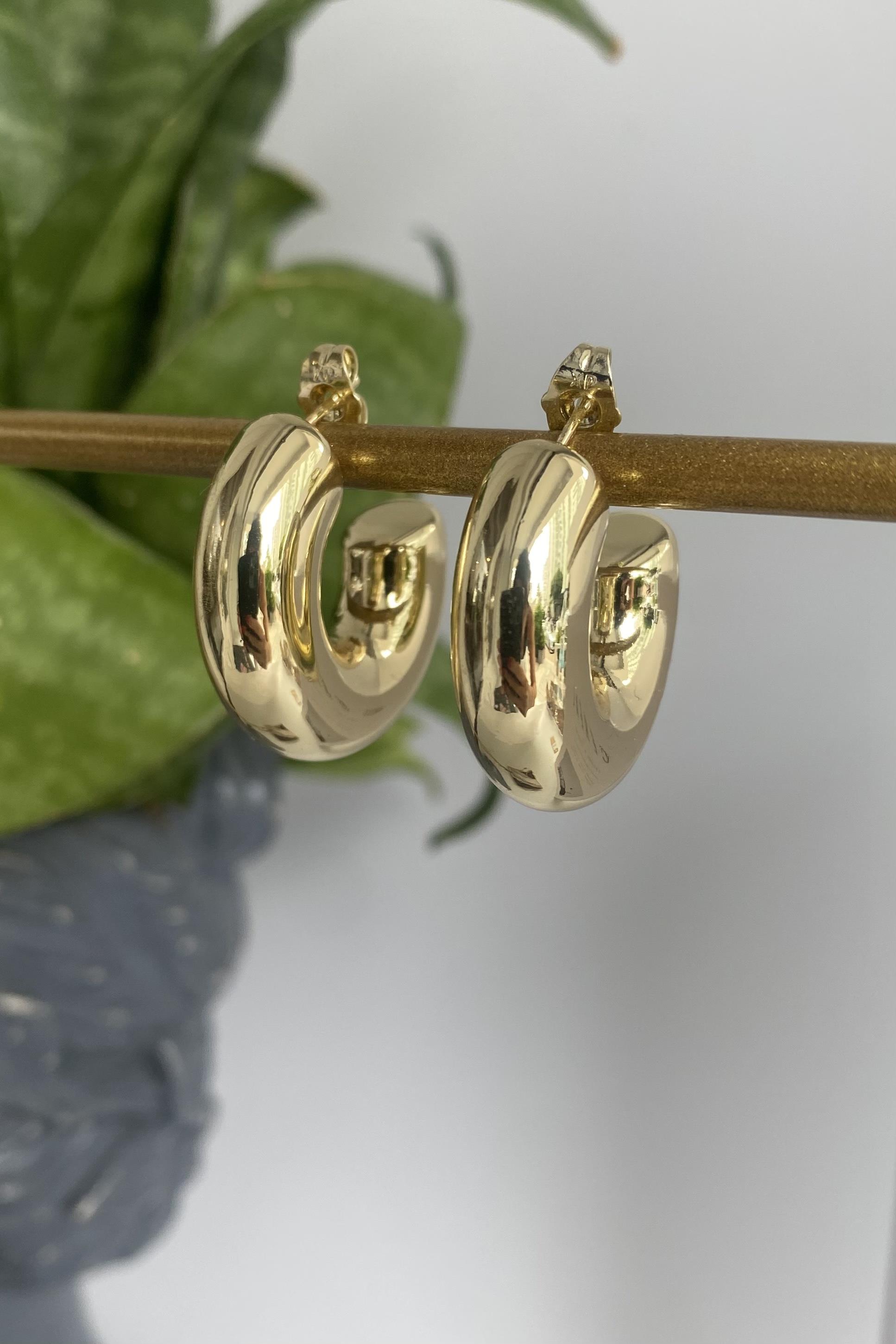 BOMBELİ HALKA KÜPE