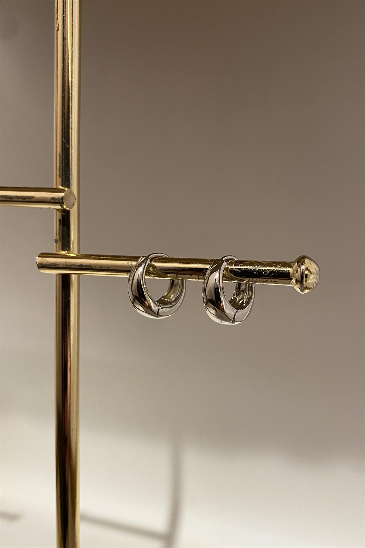 BOMBELİ HALKA KÜPE 1,5cm