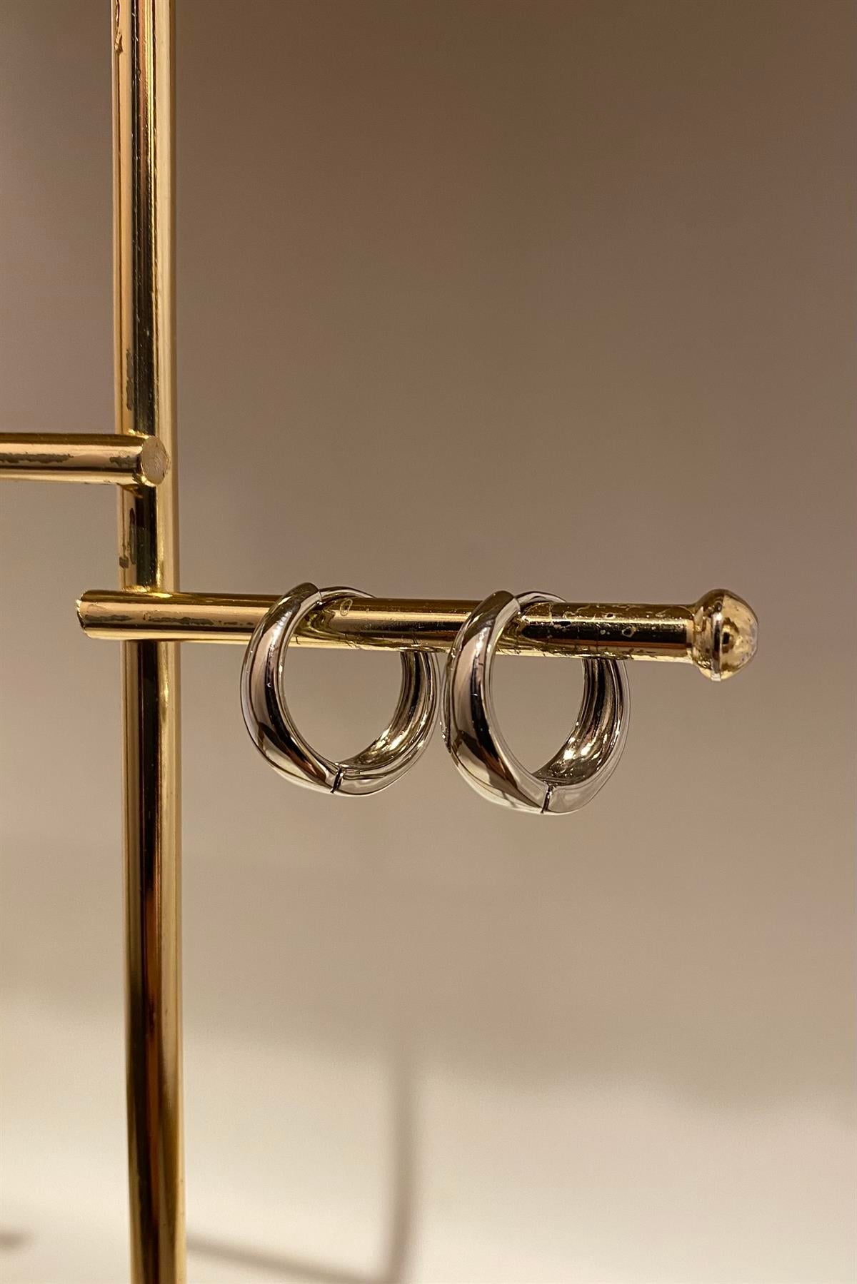 BOMBELİ HALKA KÜPE 2.cm