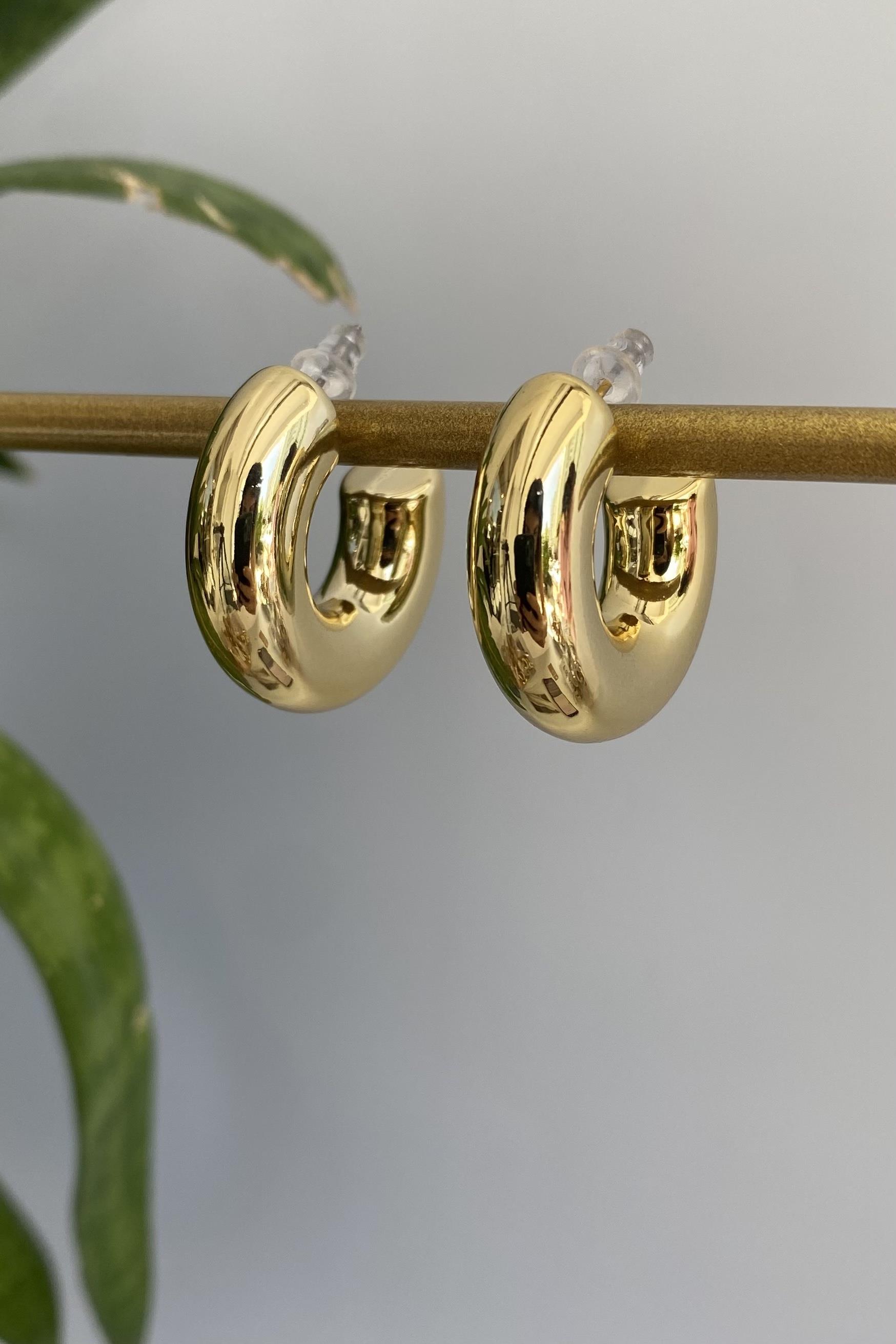 BOMBELİ HALKA KÜPE