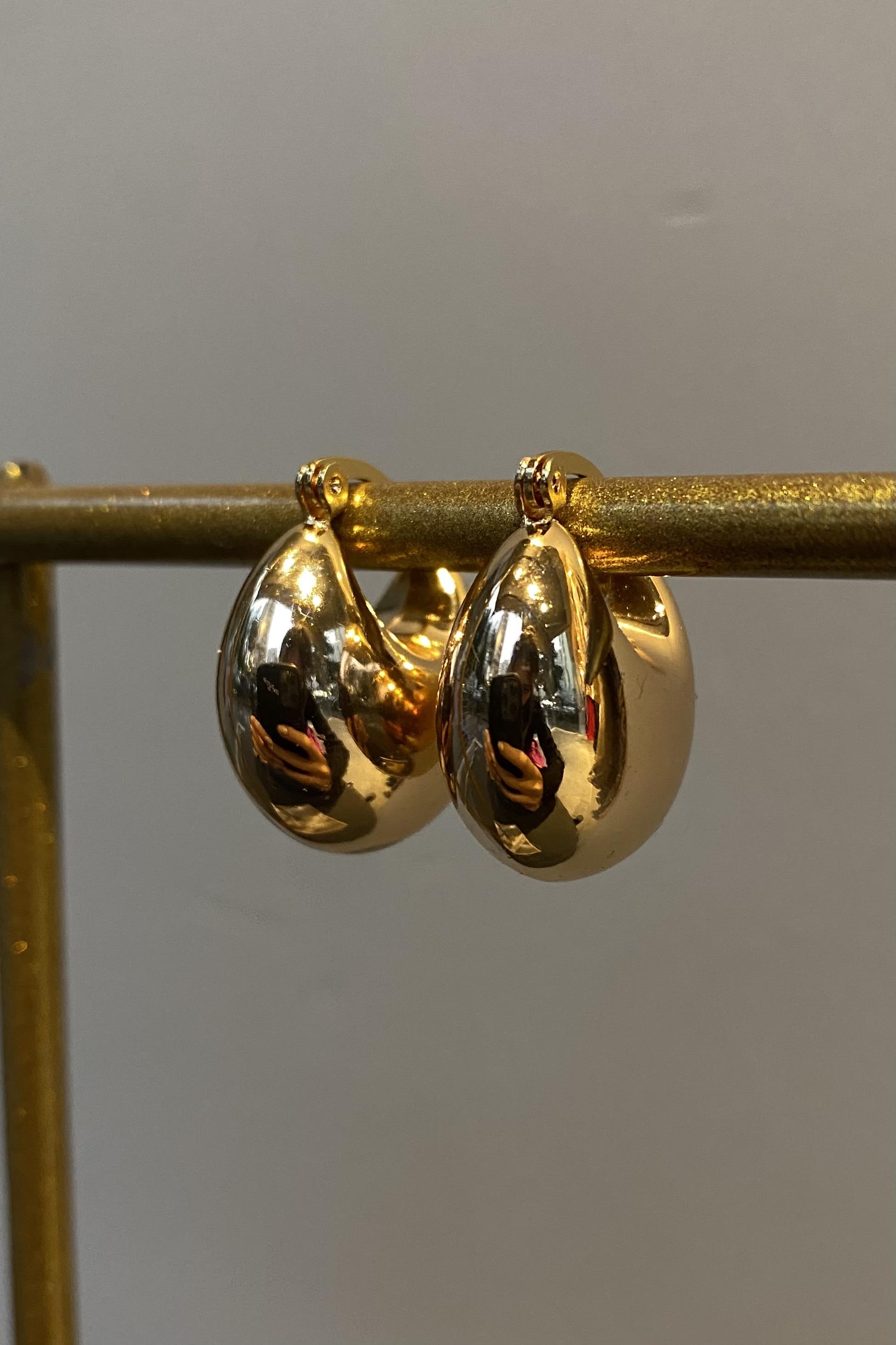 BOMBELİ YARIM AY KÜPE 2cm