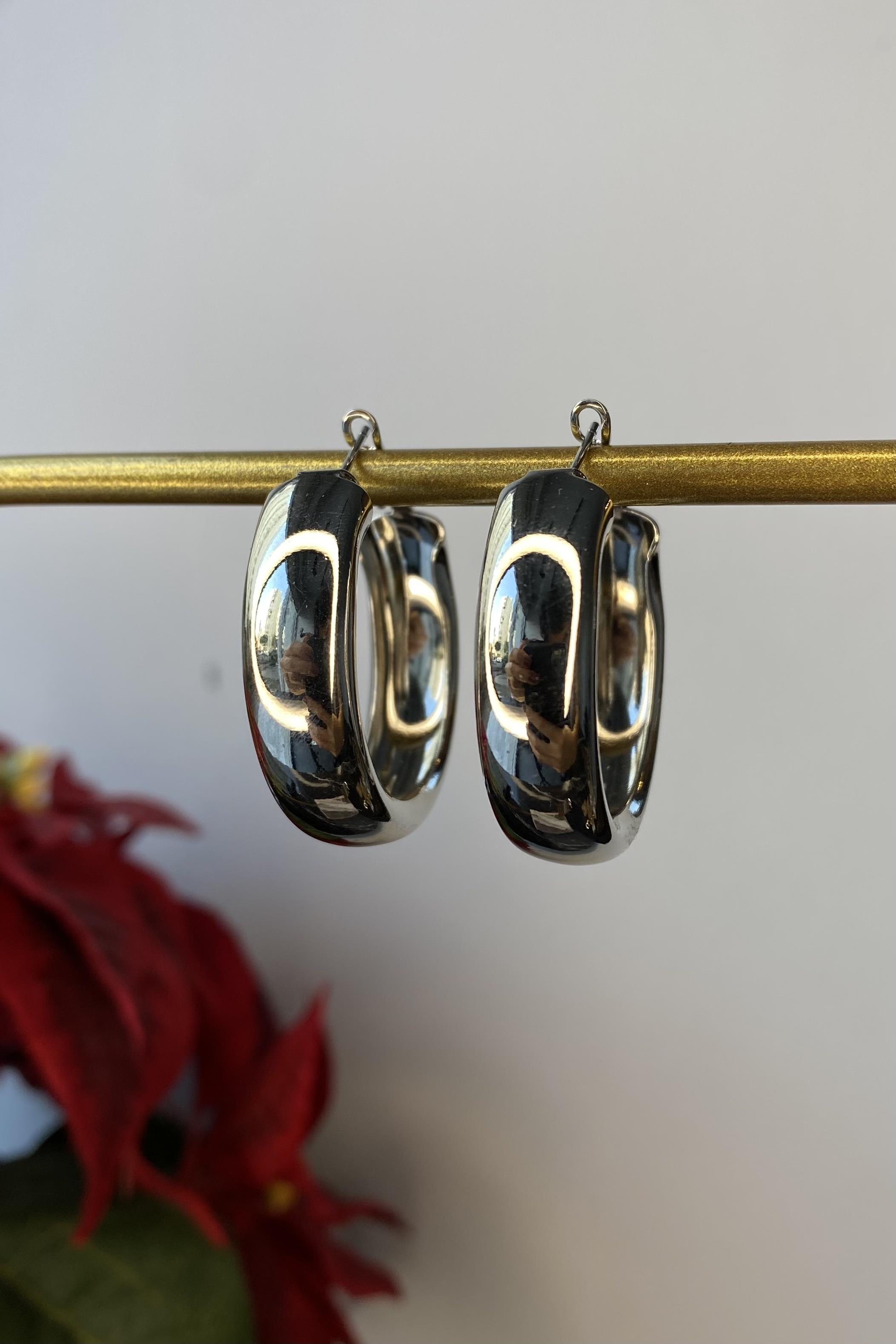 BORU GÖRÜNÜMLÜ HALKA KÜPE