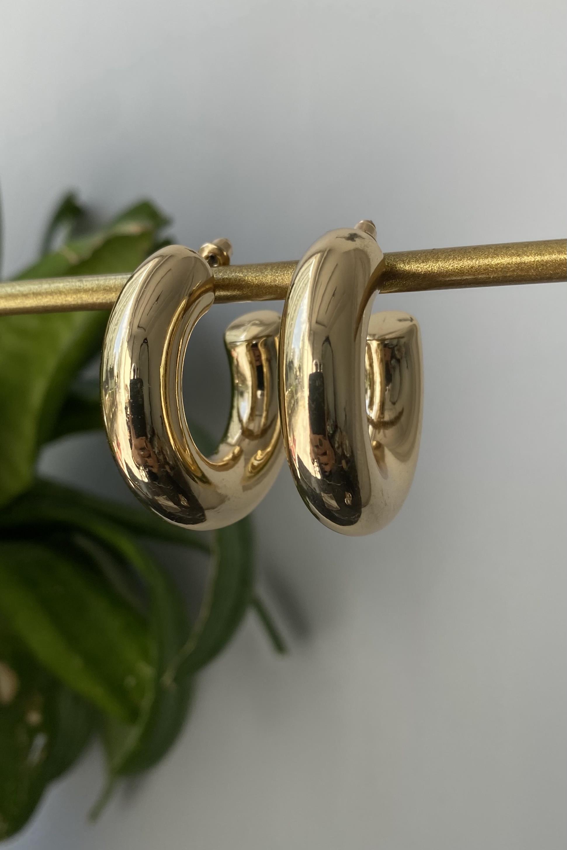 BÜYÜK BOMBELİ HALKA KÜPE