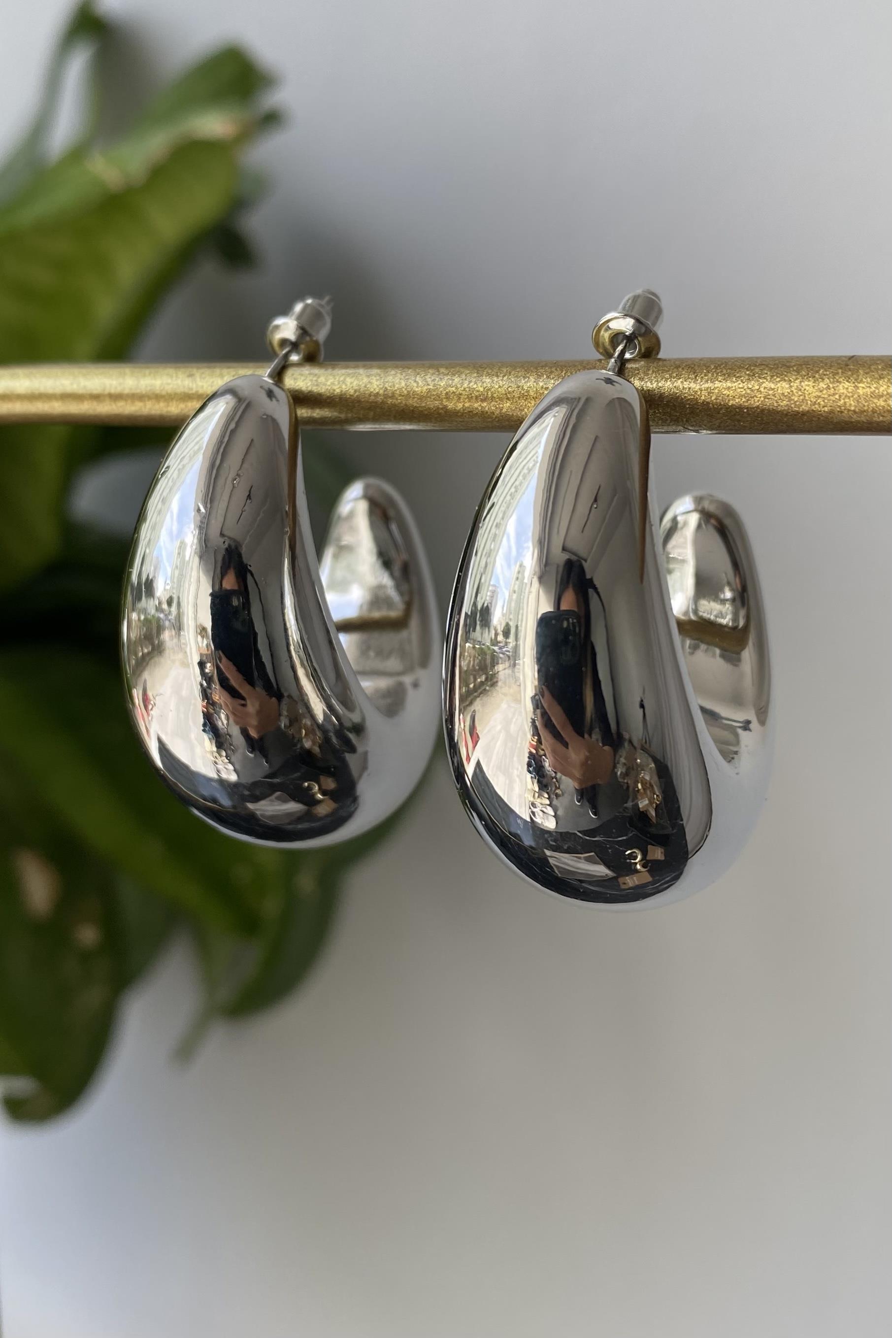 BÜYÜK BOMBELİ HALKA KÜPE