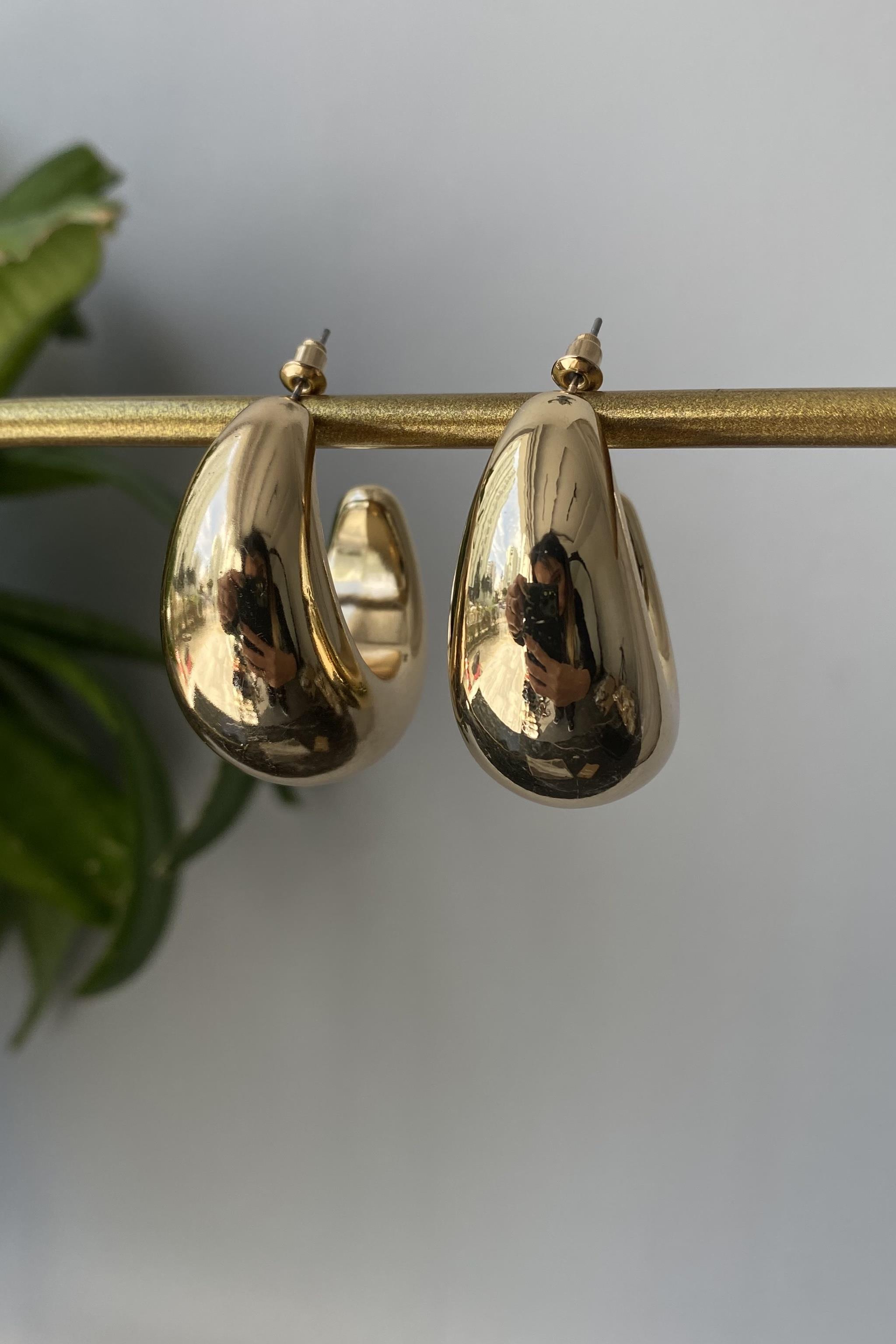 BÜYÜK BOMBELİ HALKA KÜPE