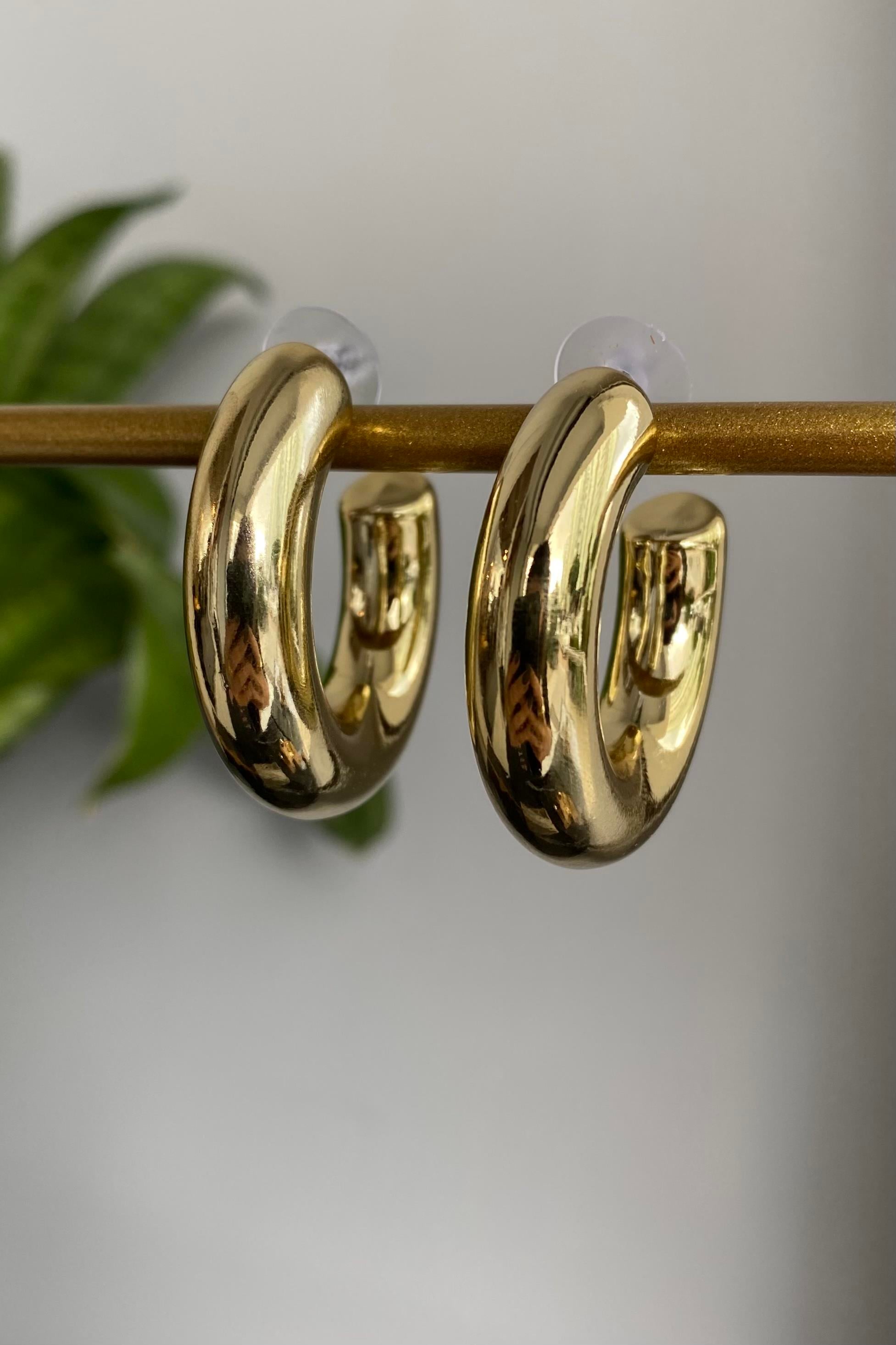 BÜYÜK BOMBELİ HALKA KÜPE