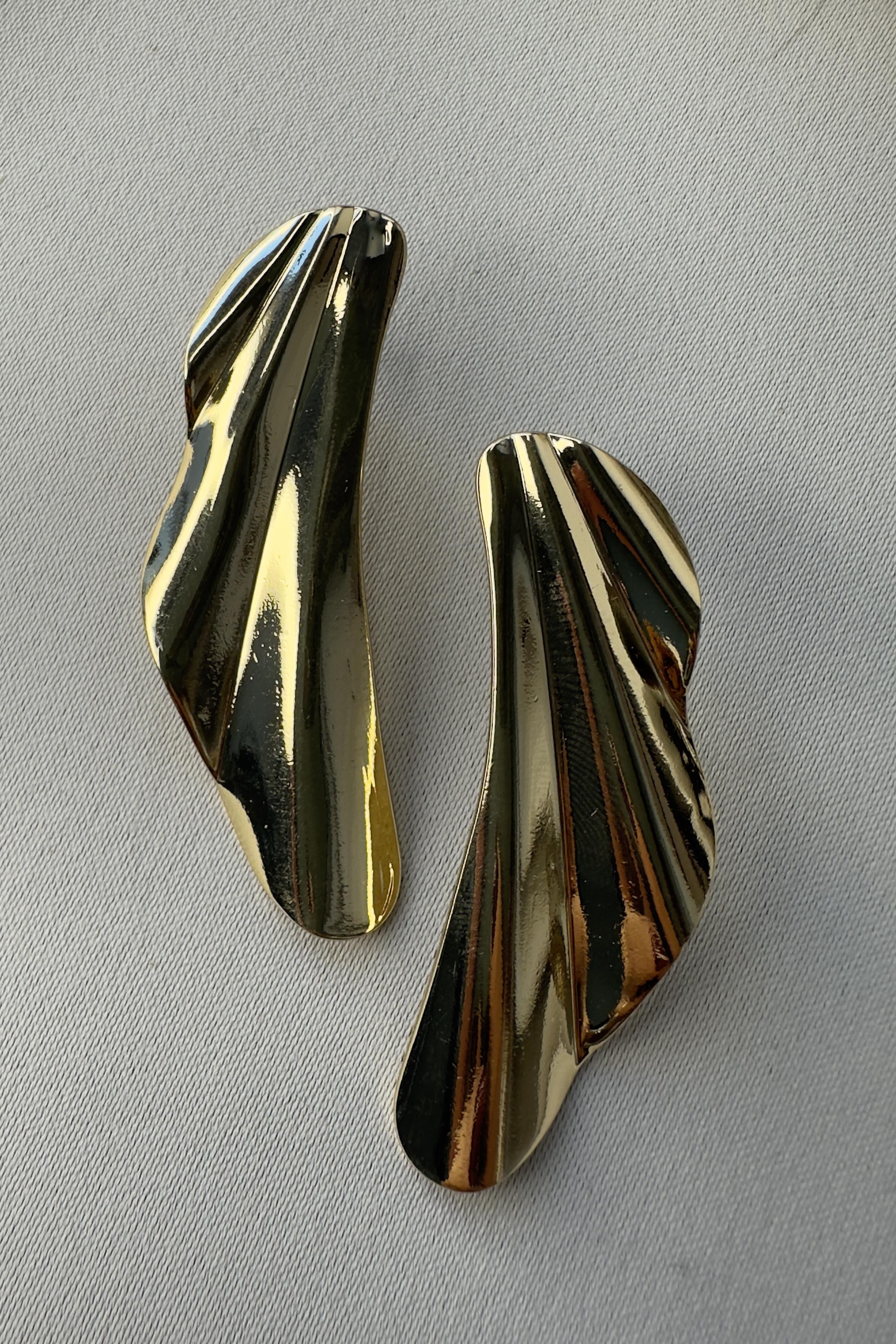 BÜYÜK YAPRAK KÜPE