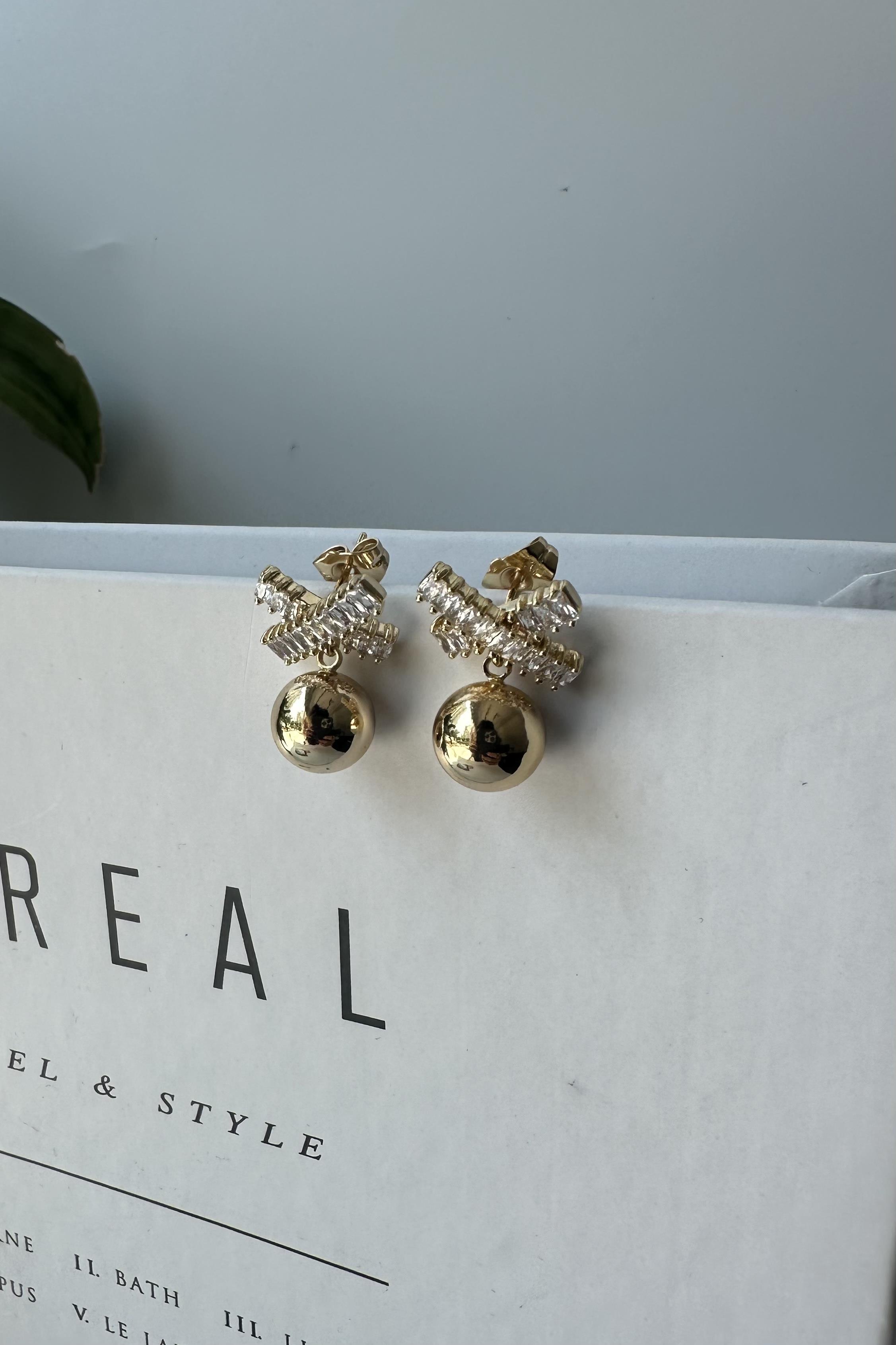 ÇAPRAZ TAŞLI TOPÇUKLU KÜPE