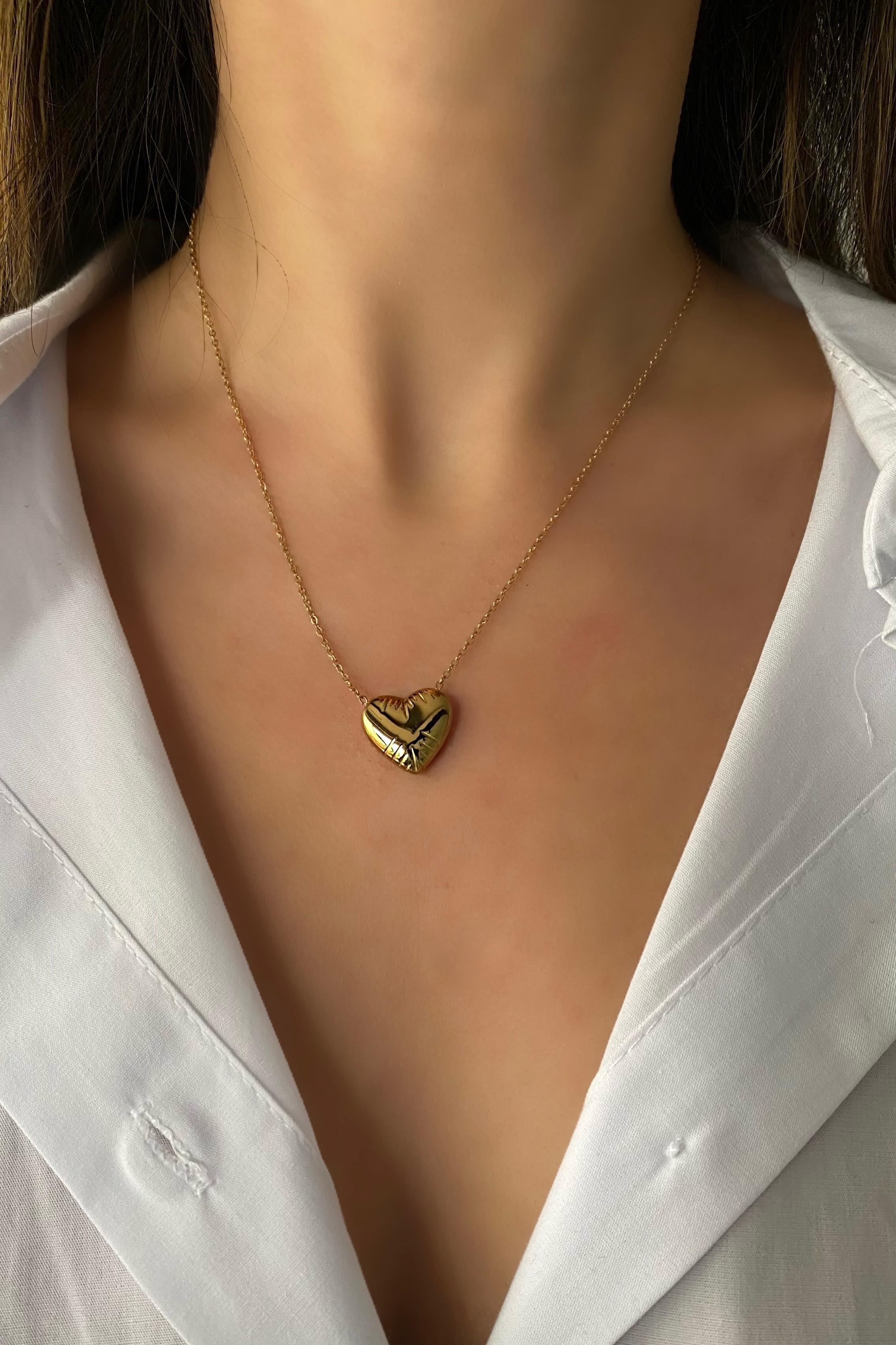 ÇELİK ÇİZGİ KALP KOLYE