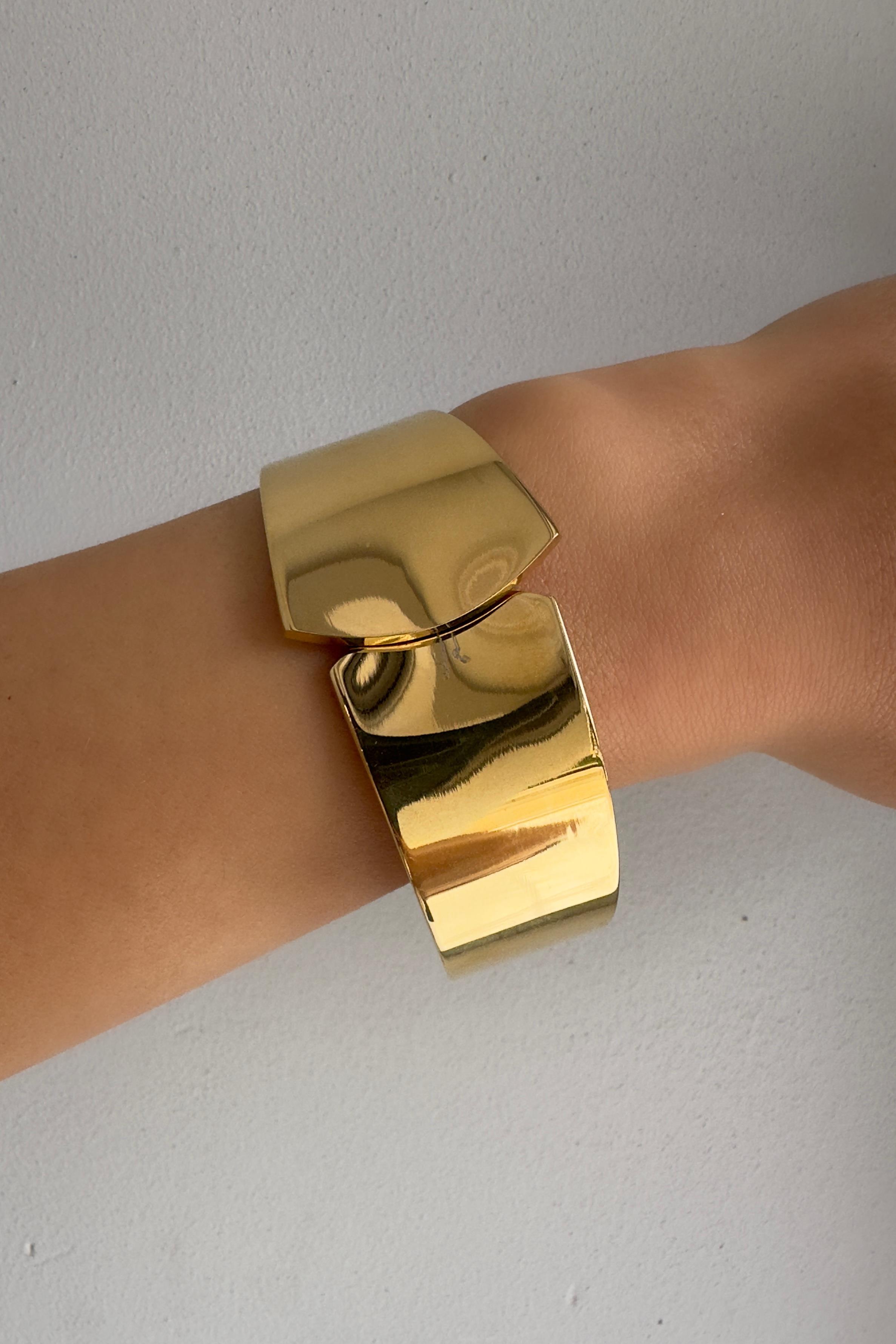 ÇELİK ÜSTTEN KAPAMA BİLEZİK