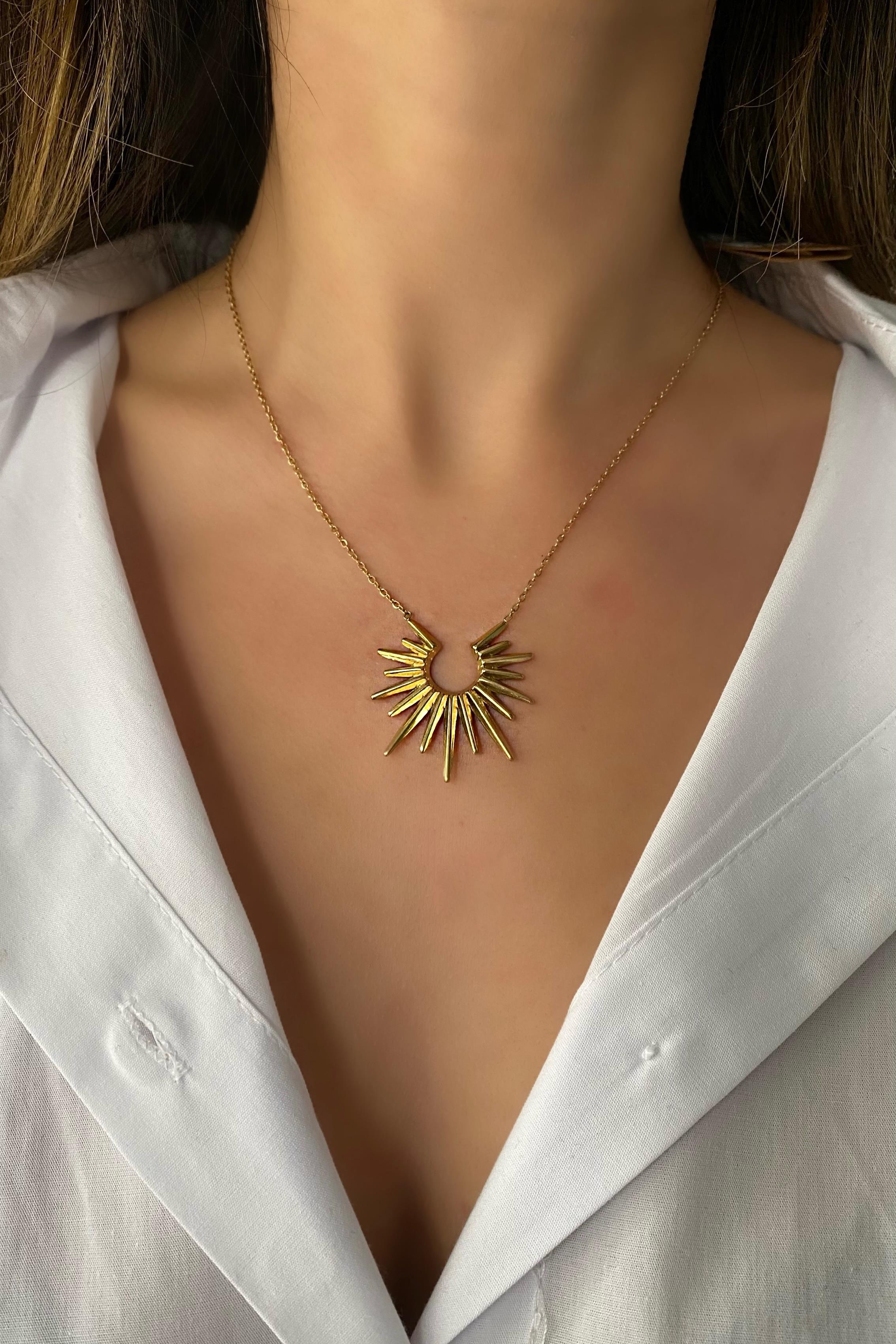 ÇELİK YILDIZ SAÇAN KOLYE