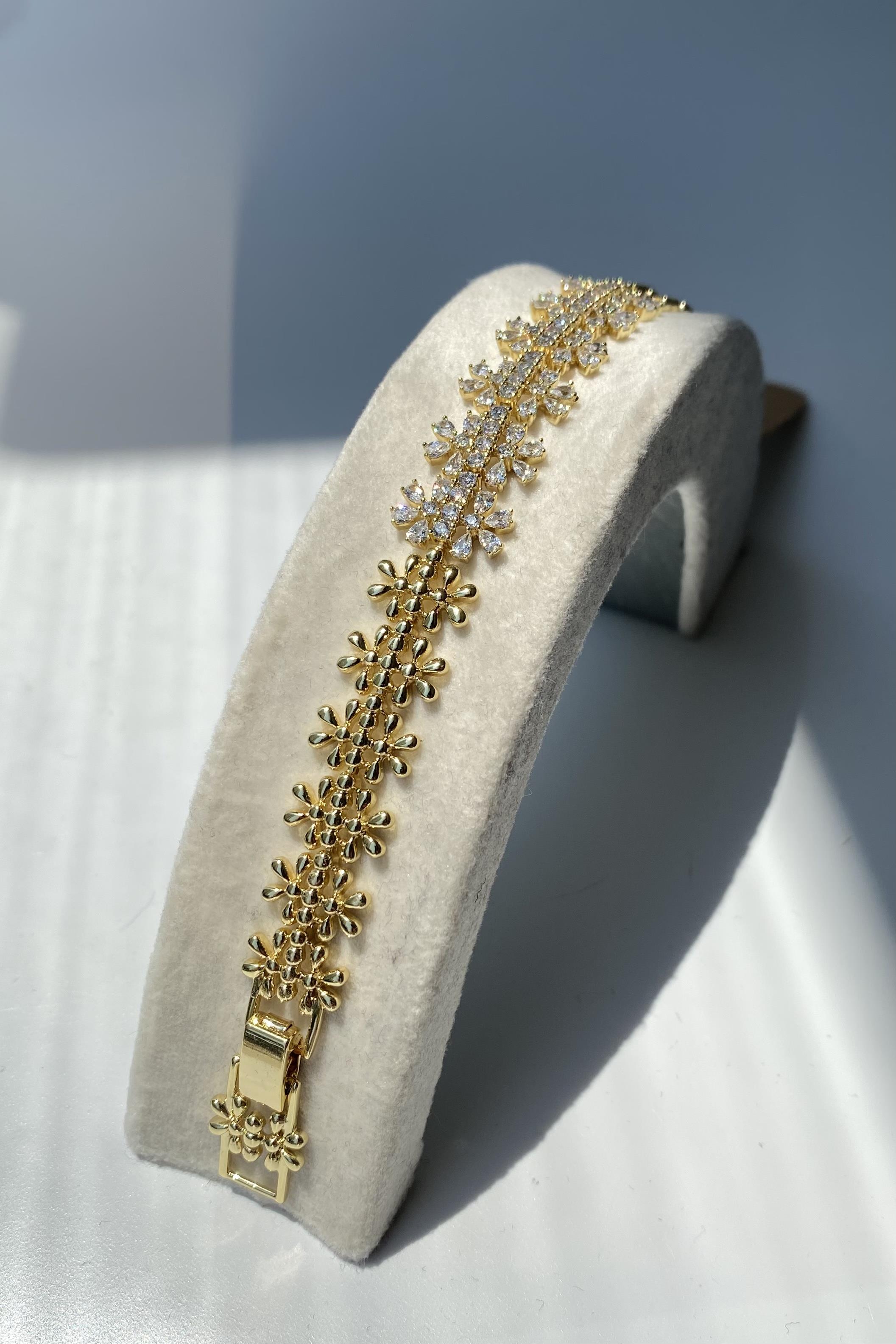 ÇİÇEK TAŞLI BİLEZİK