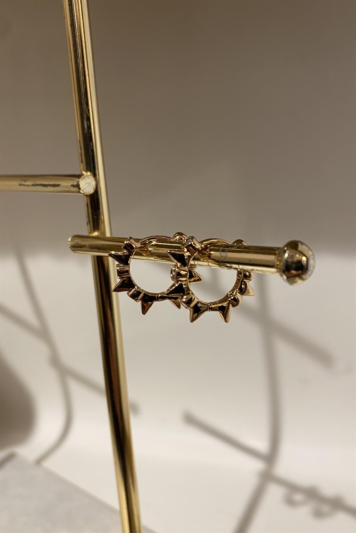 ÇİVİ VE TAŞLI HALKA KÜPE