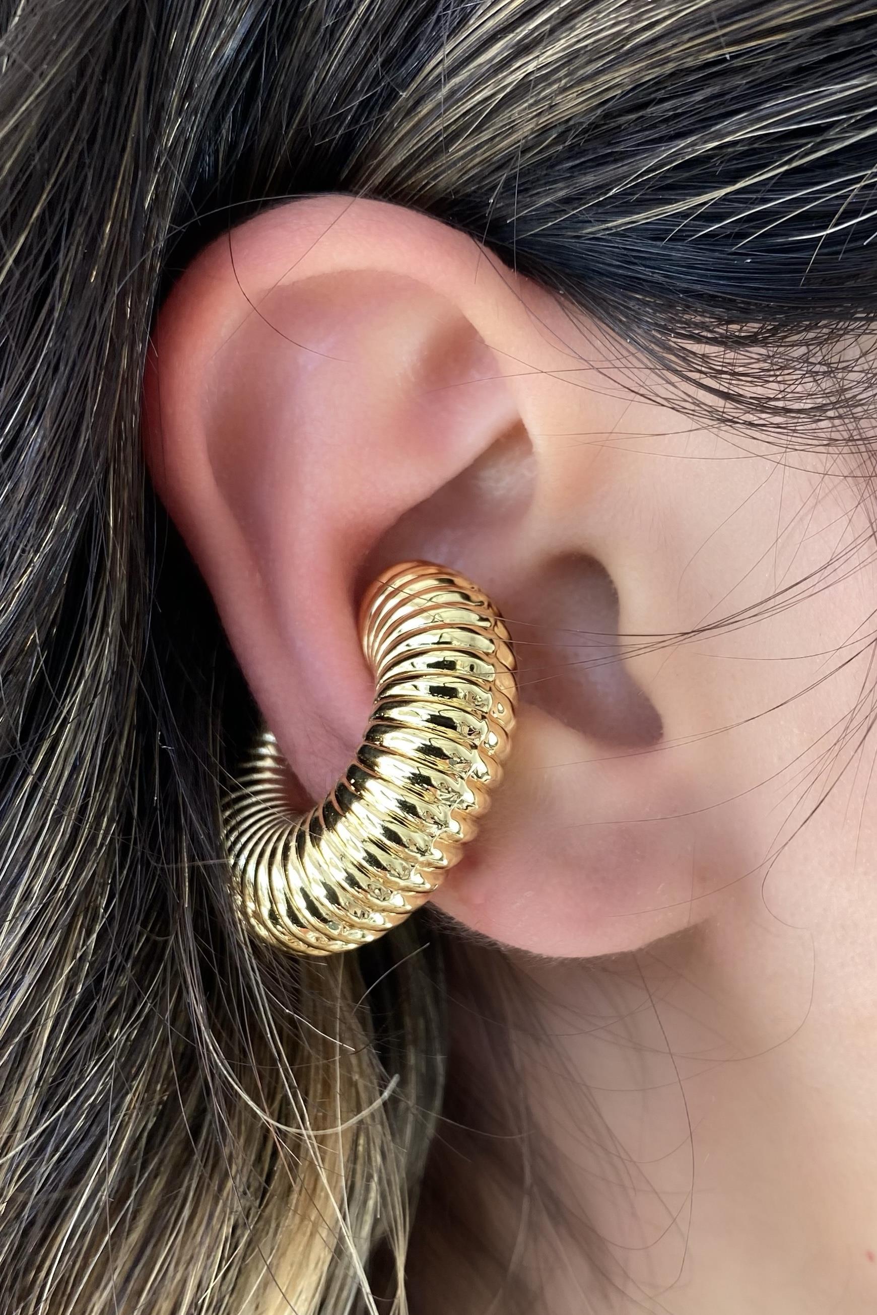 ÇİZGİLİ BOMBELİ KIKIRDAK KÜPE