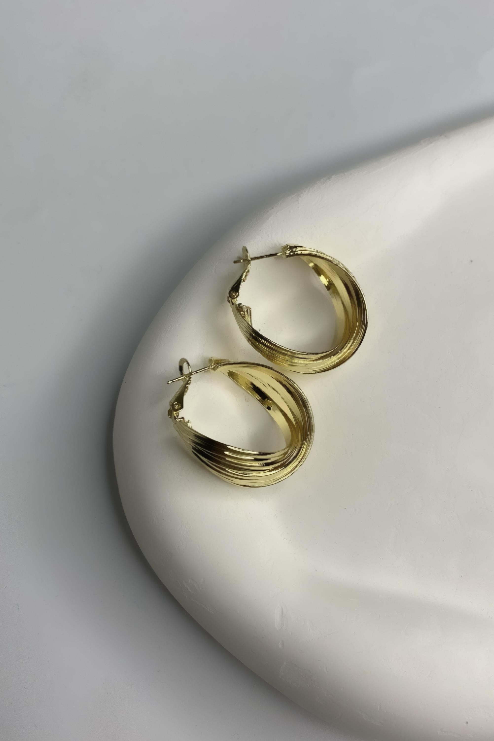 ÇİZGİLİ KIVRIMLI HALKA KÜPE 3cm