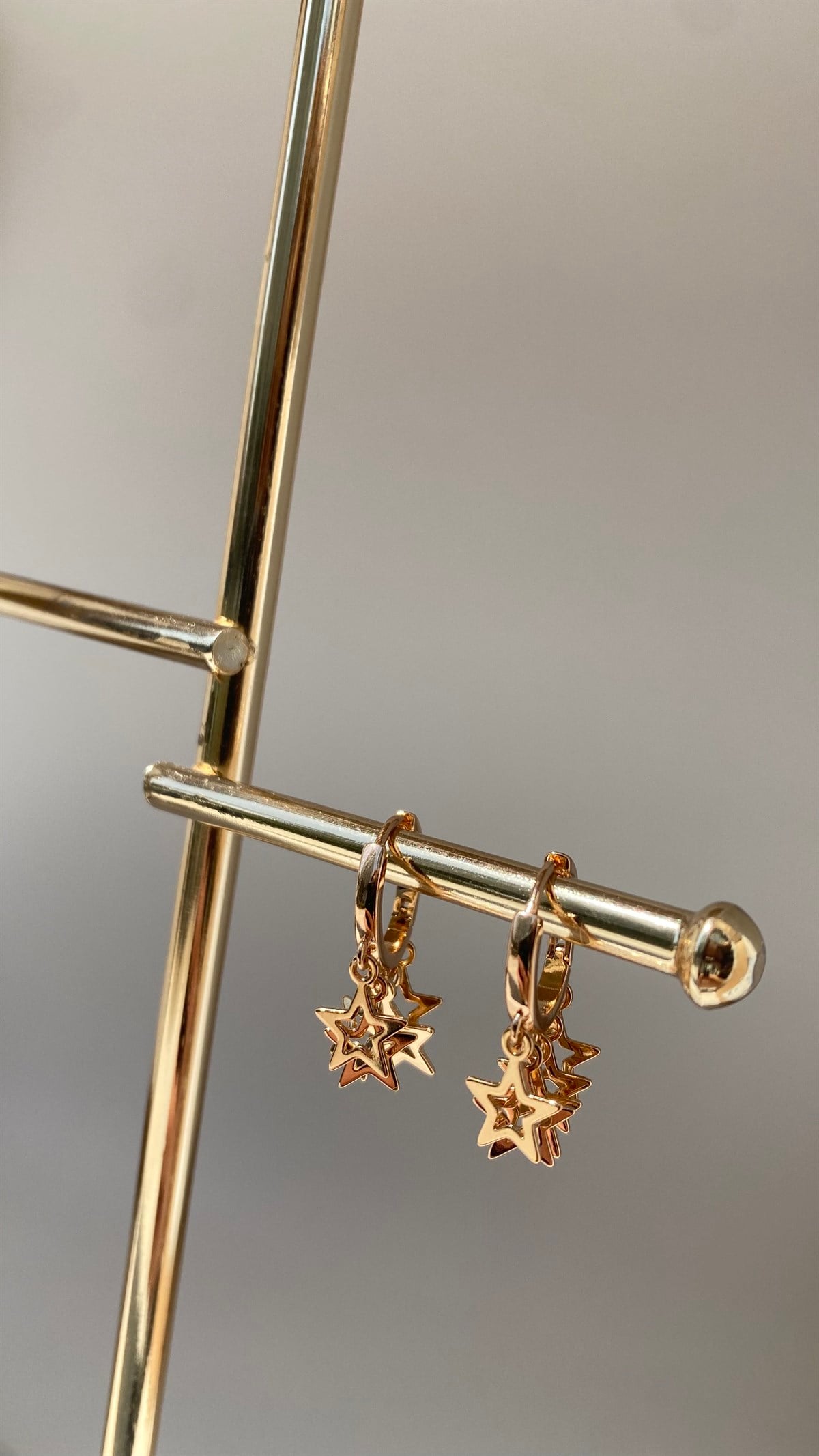 ÇOKLU YILDIZ SARKINTILI KÜPE