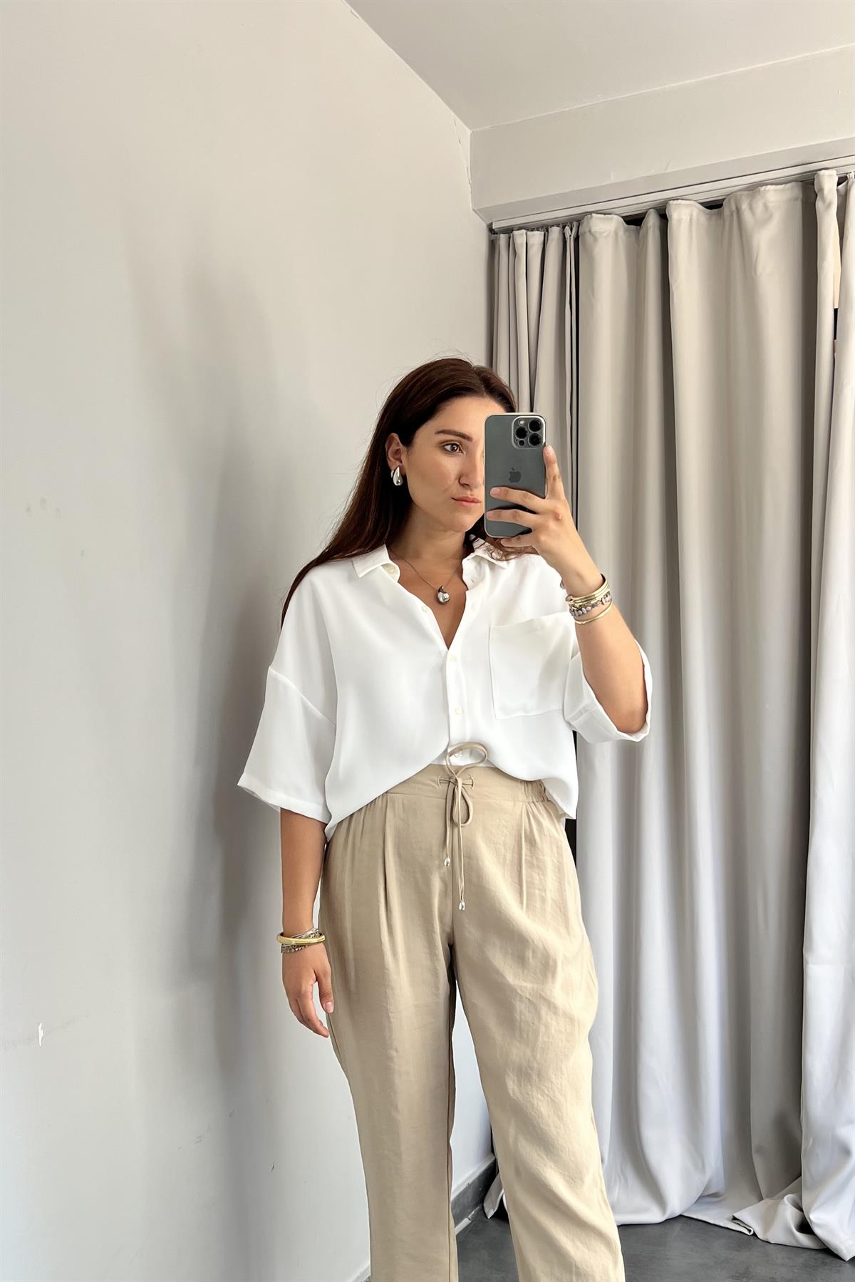 CROP ÖNÜ CEPLİ KISA GÖMLEK